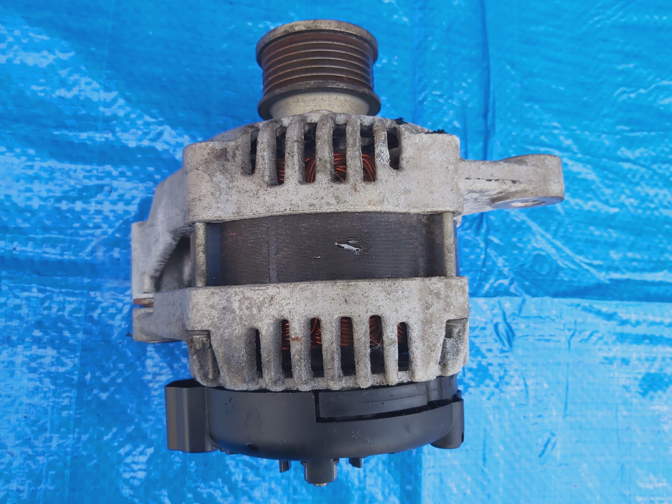 OPEL-CZĘŚCI Insignia A Alternator 2.0 13502583 BJ Producent części Opel OE