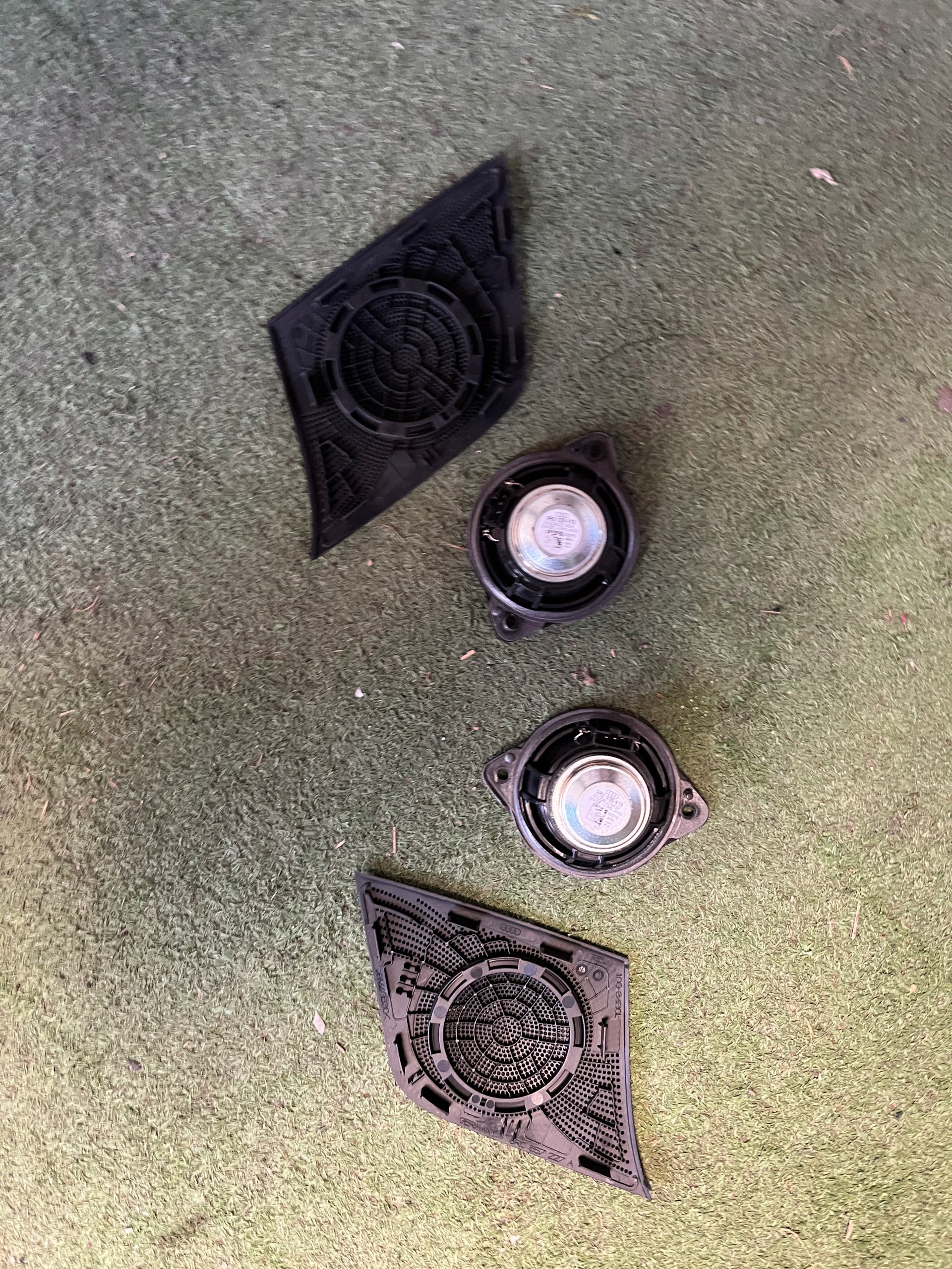 AUDI Q5 8R GŁOŚNIKI KONSOLI BANG & OLUFSEN Stan opakowania brak opakowania