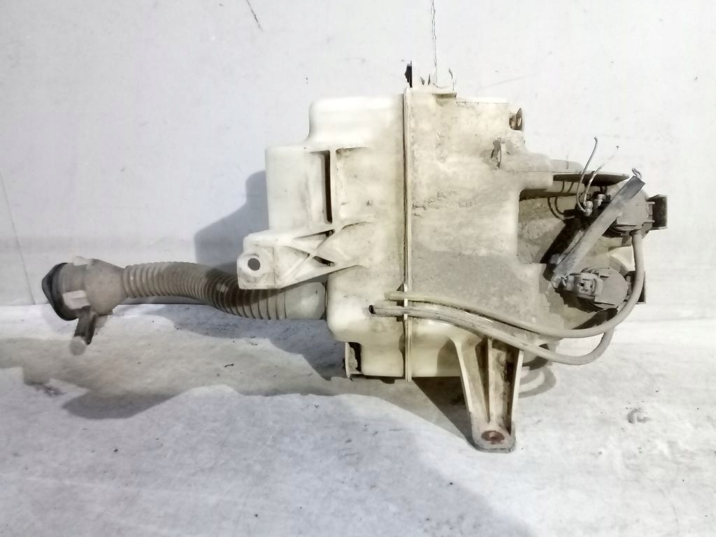 Toyota Rav4 III 3 Behälter Spritzdüse 060851205