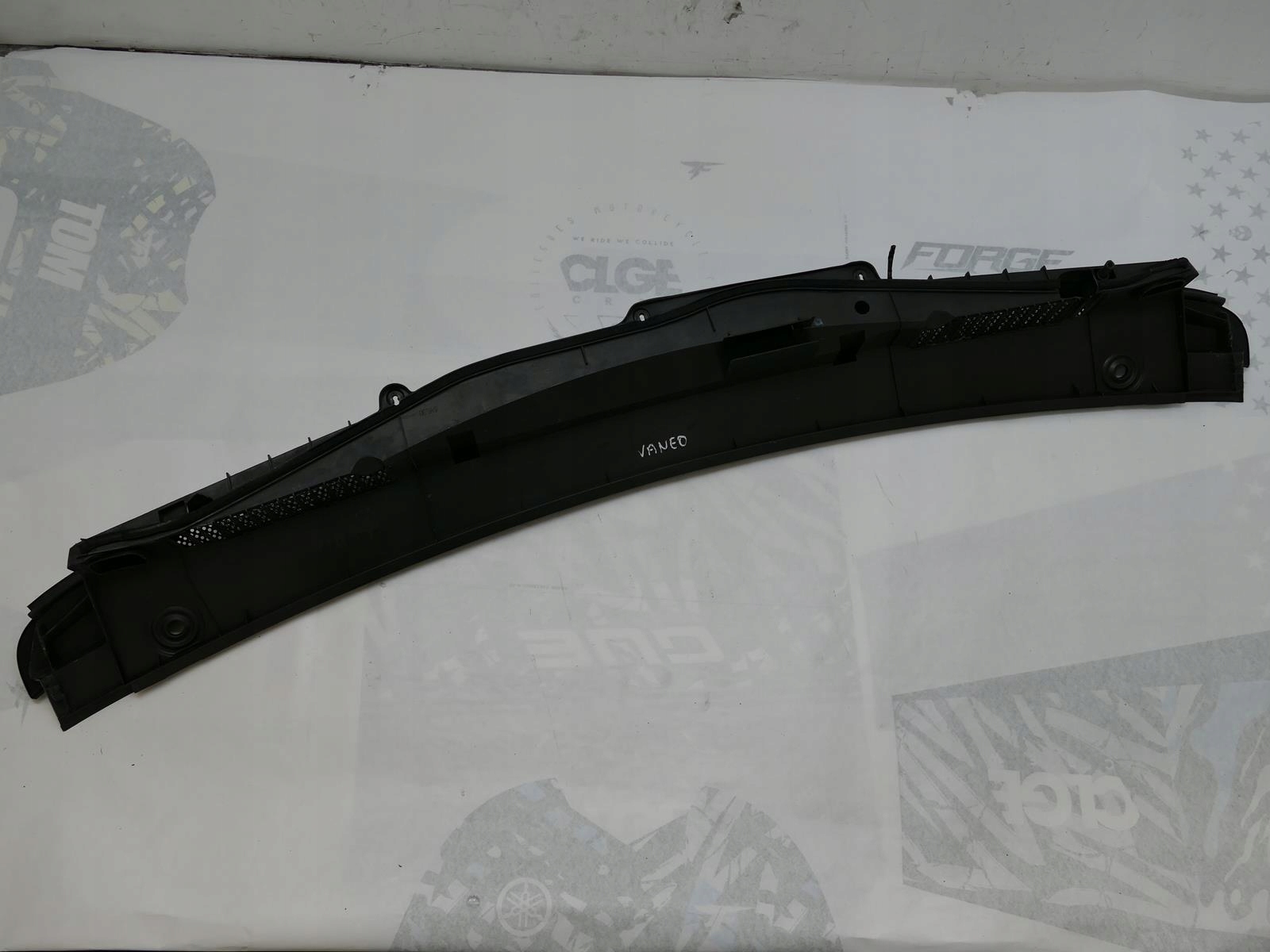 MERCEDES VANEO W414 torpedo cover under the window