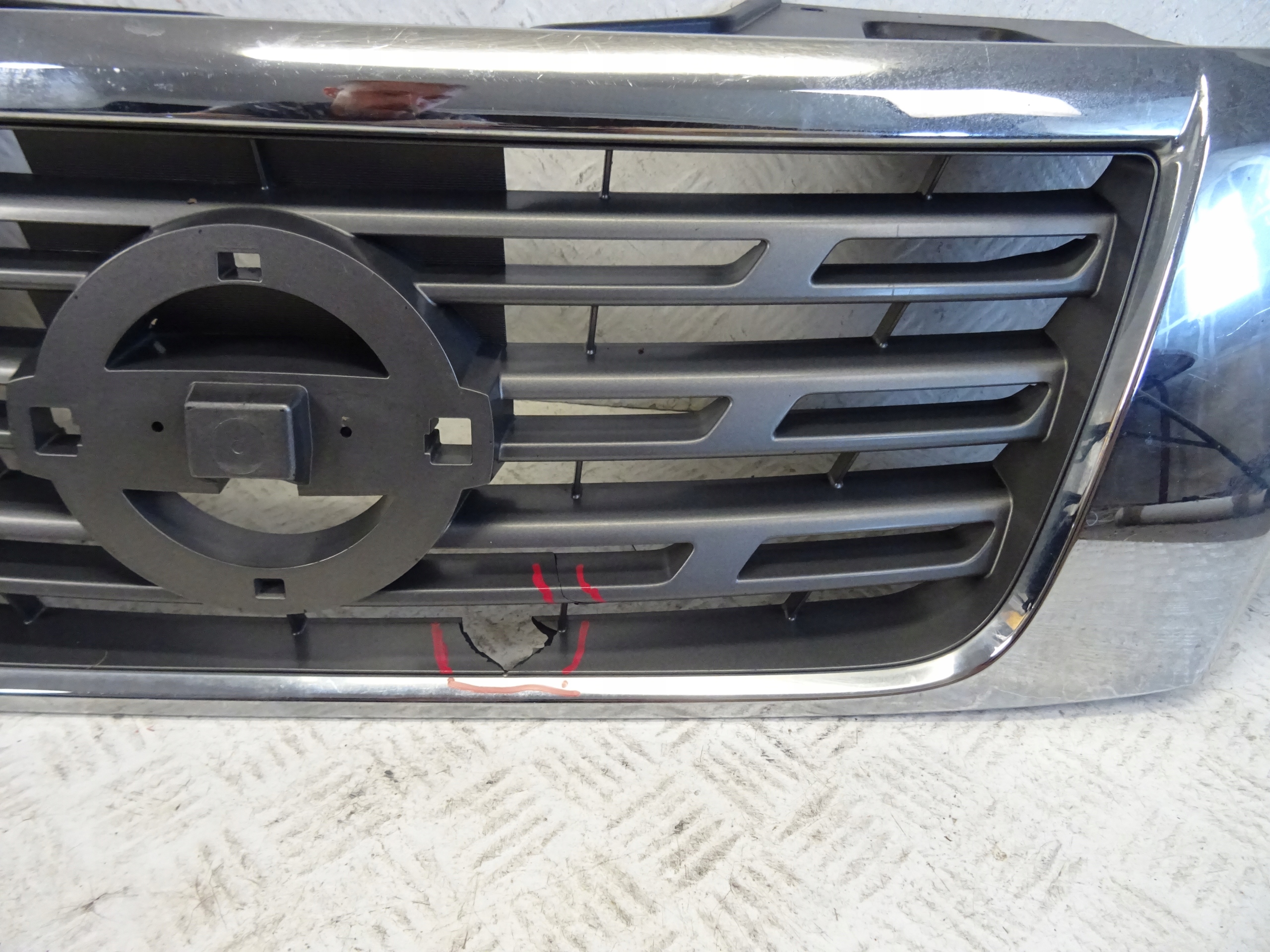 grill grille front front NISSAN NAVARA IV NP300 62310-4KJ1B