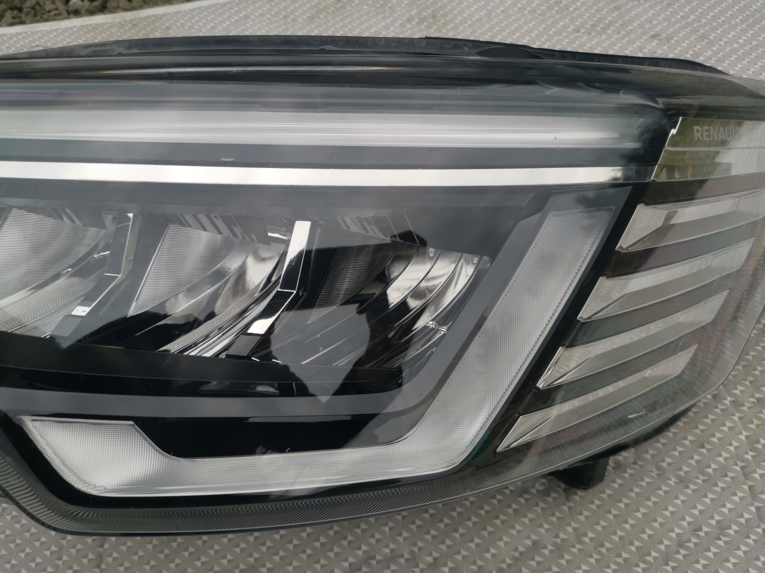 light left REFLEKTOR left FULL LED RENAULT TRAFIC 3 III LIFT 21- 260601790R