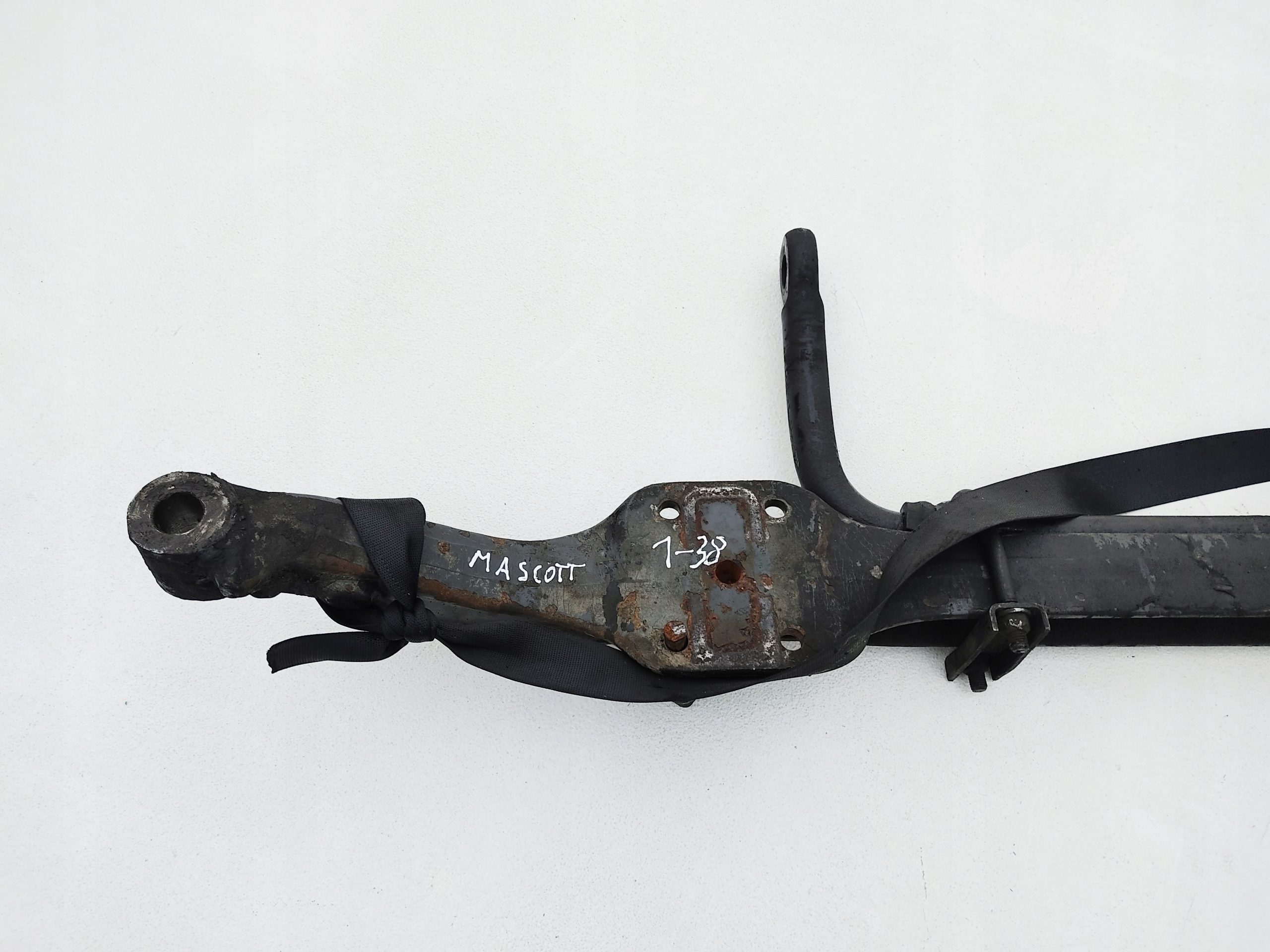 BELKA OŚ PRZÓD PRZEDNIA RENAULT MASCOTT 1998-2009 Producent części Renault OE