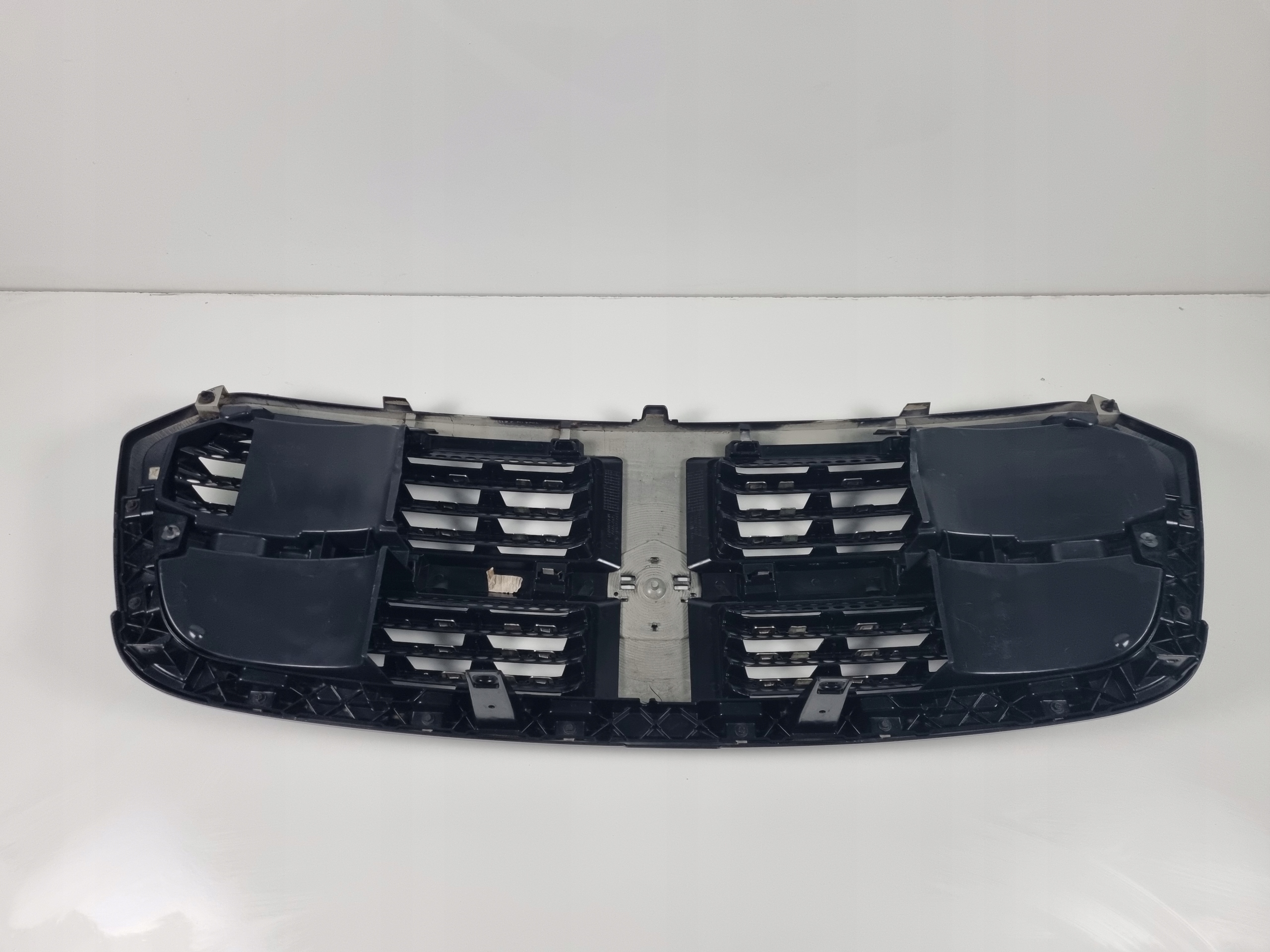 DODGE RAM 2013-2018 ATRAPA CHŁODNICY GRILL Strona zabudowy przód