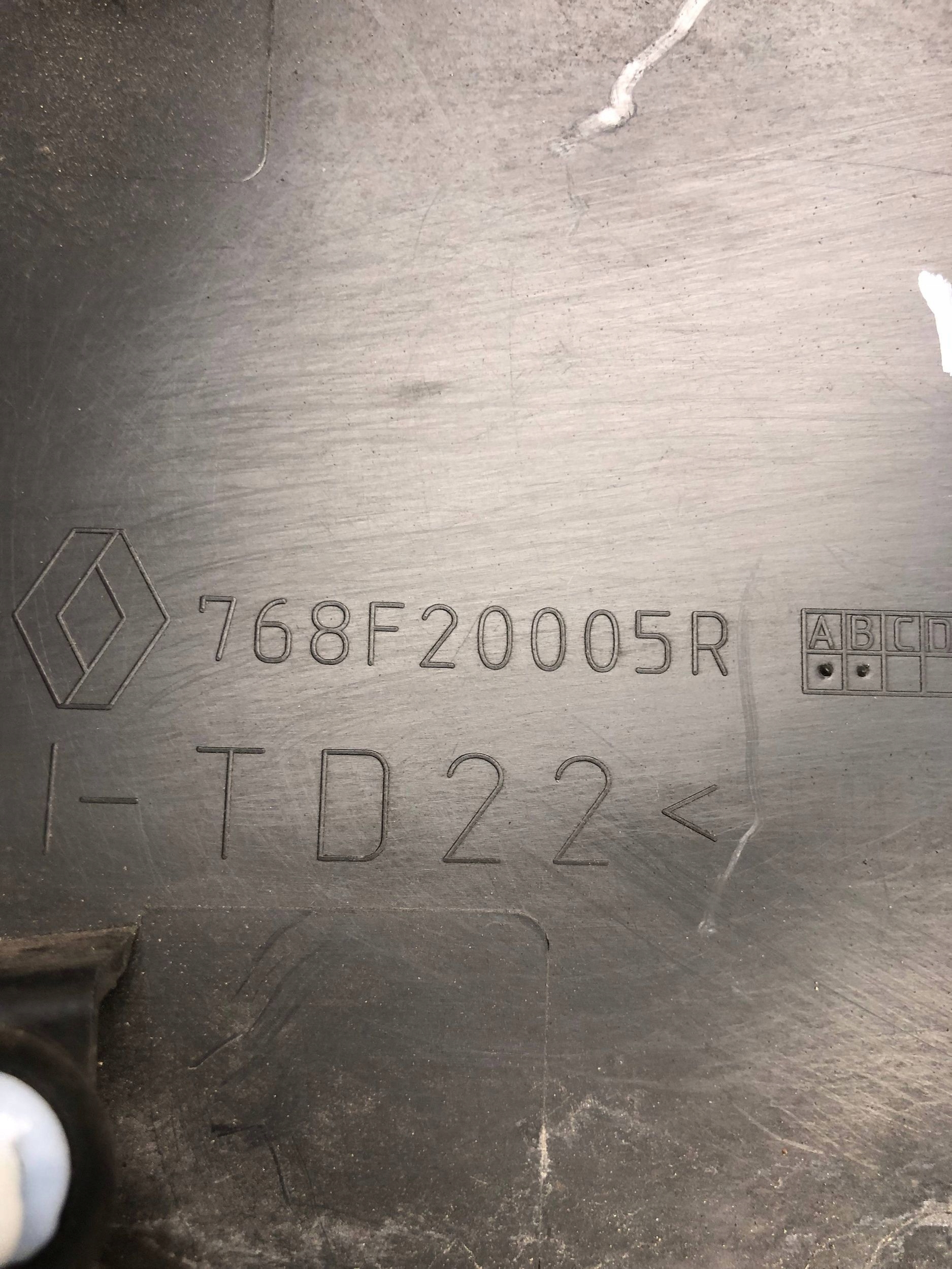 moulding side left rear part RENAULT MASTER III 768F20005R