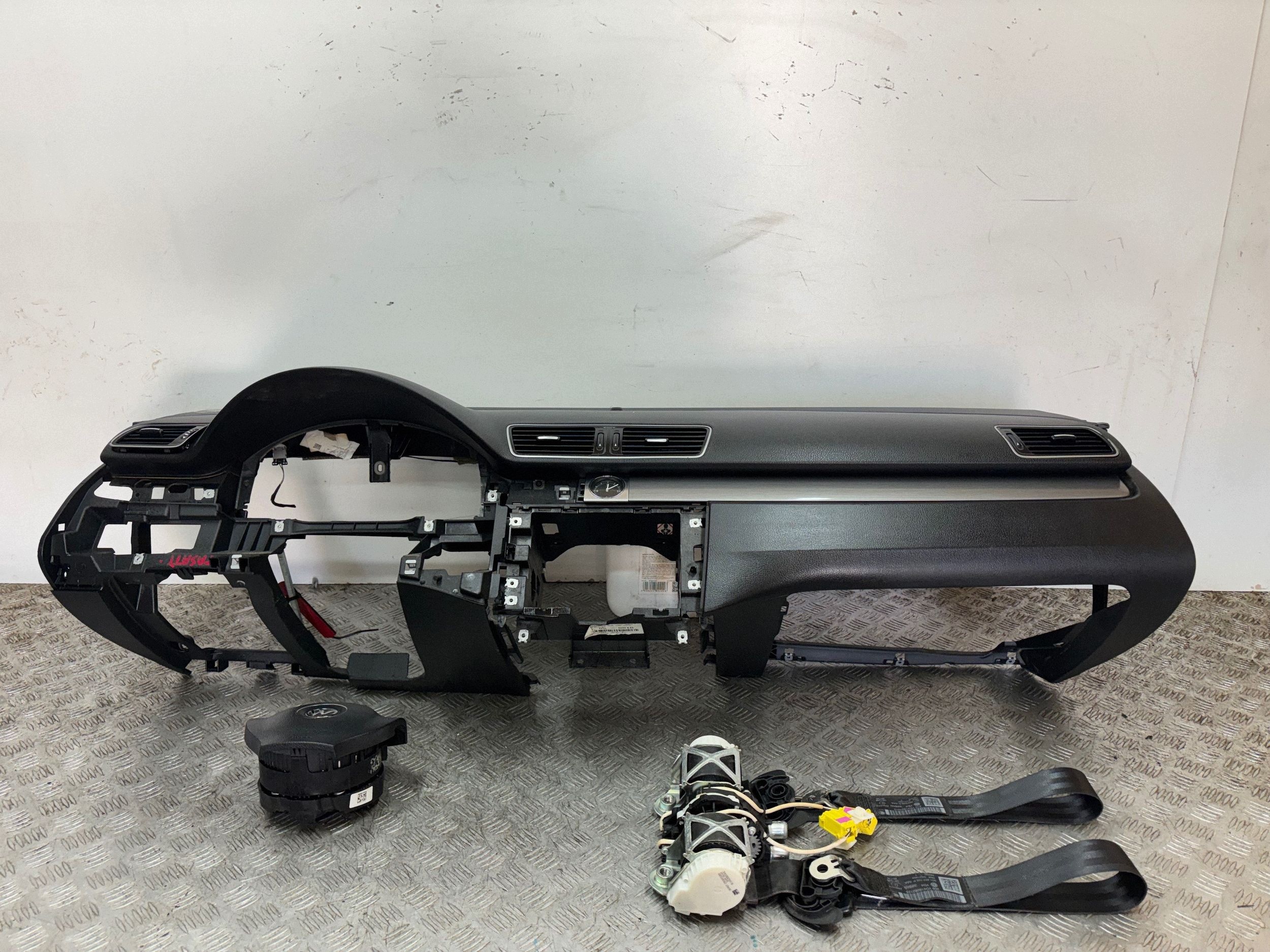 dashboard console airbag adjusters VW PASSAT B7