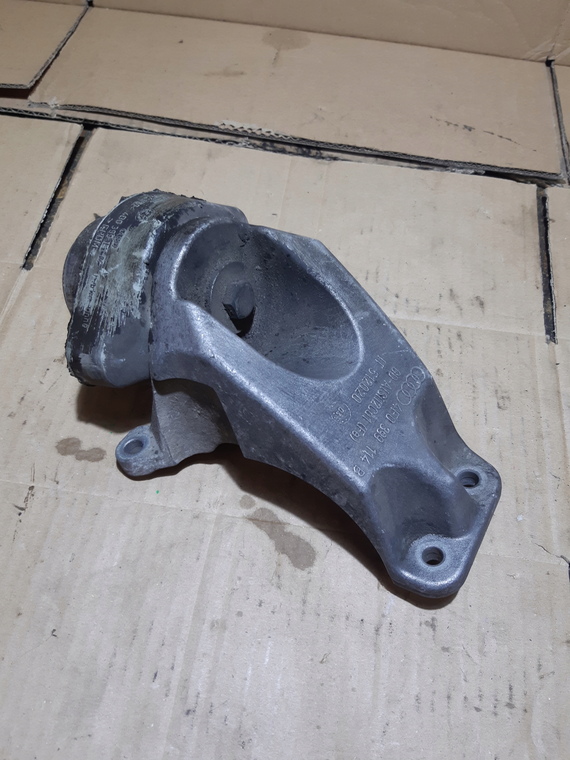 AUDI A6 C6 3.0 TDI holder gearbox mounting 4F0399114B