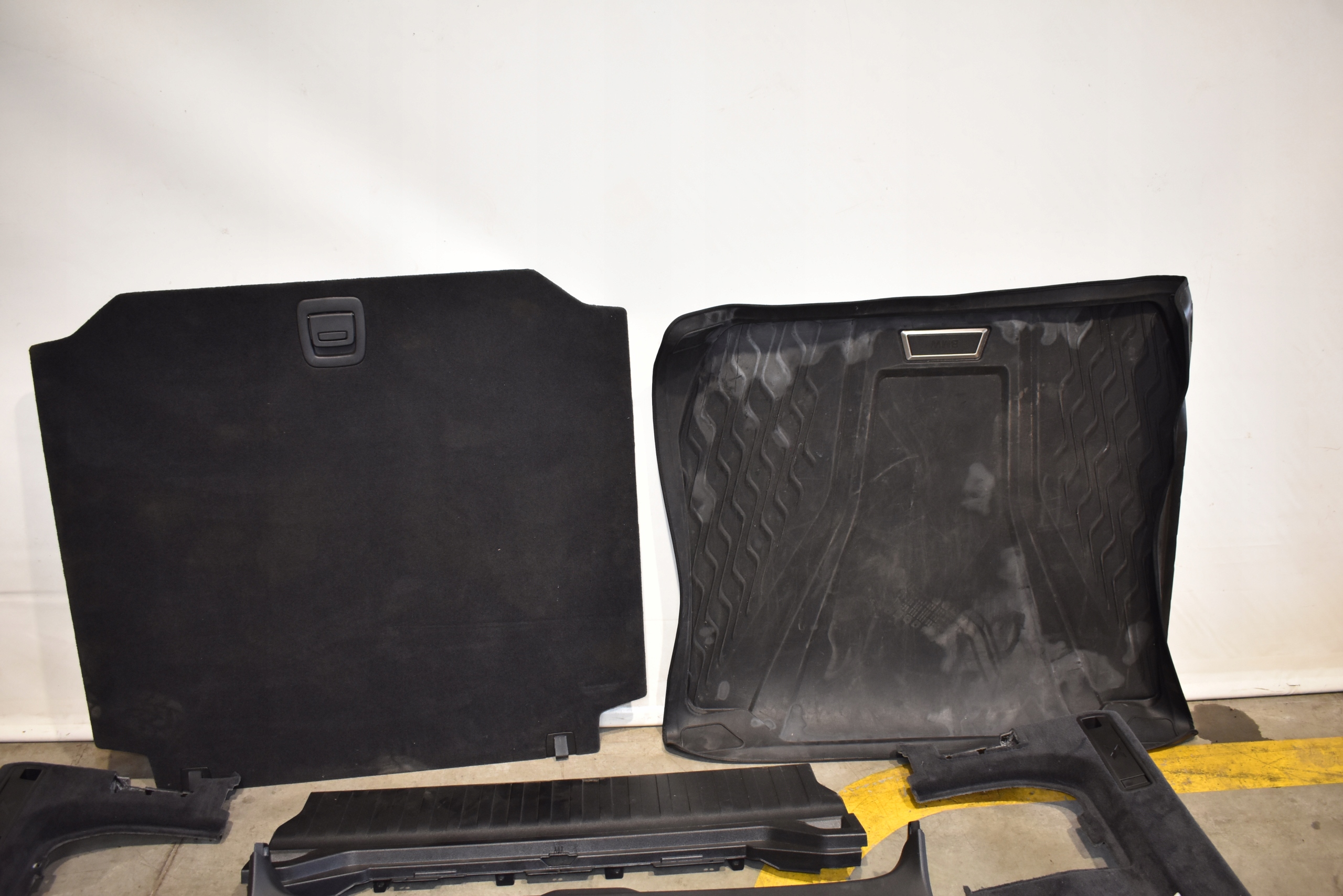 IDEALNY KPL. boot upholstery boot BMW G05 1
