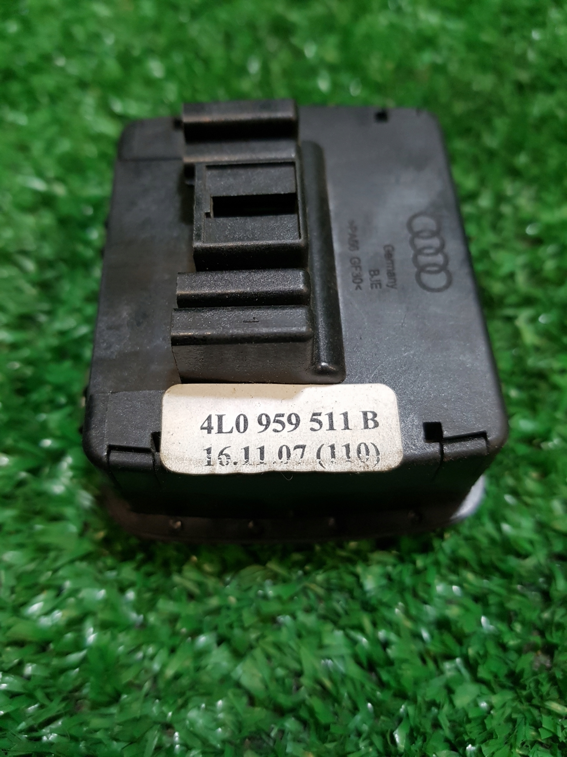 PANEL controls AUDI Q7 4L0959511B