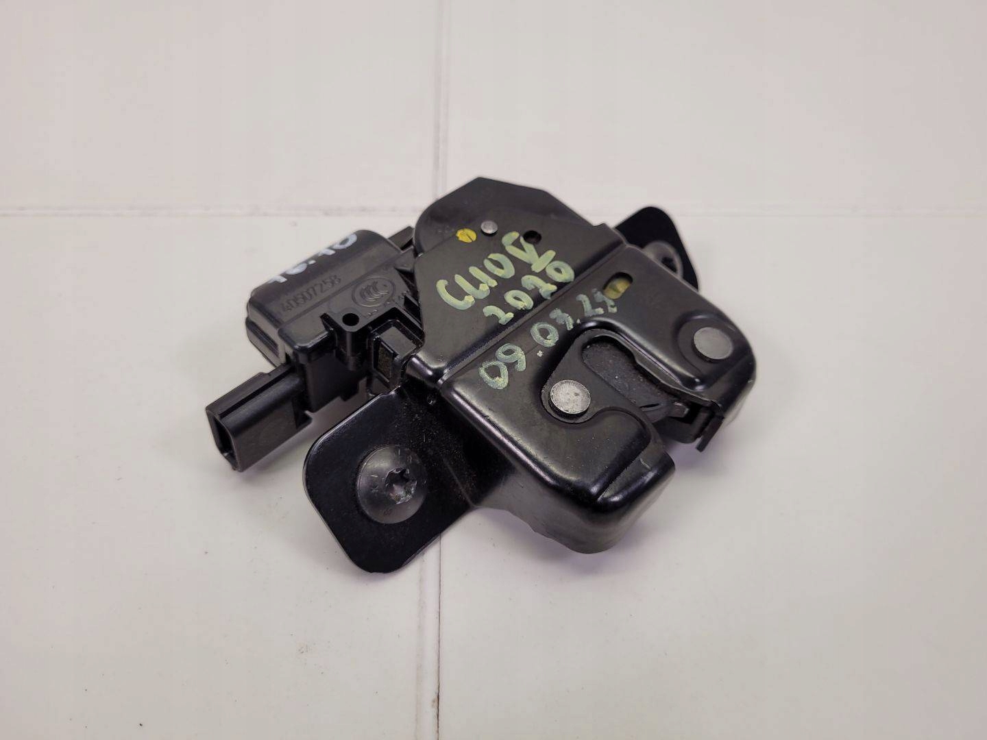 lock bonnet boot Renault Clio 5 2021 846304010R