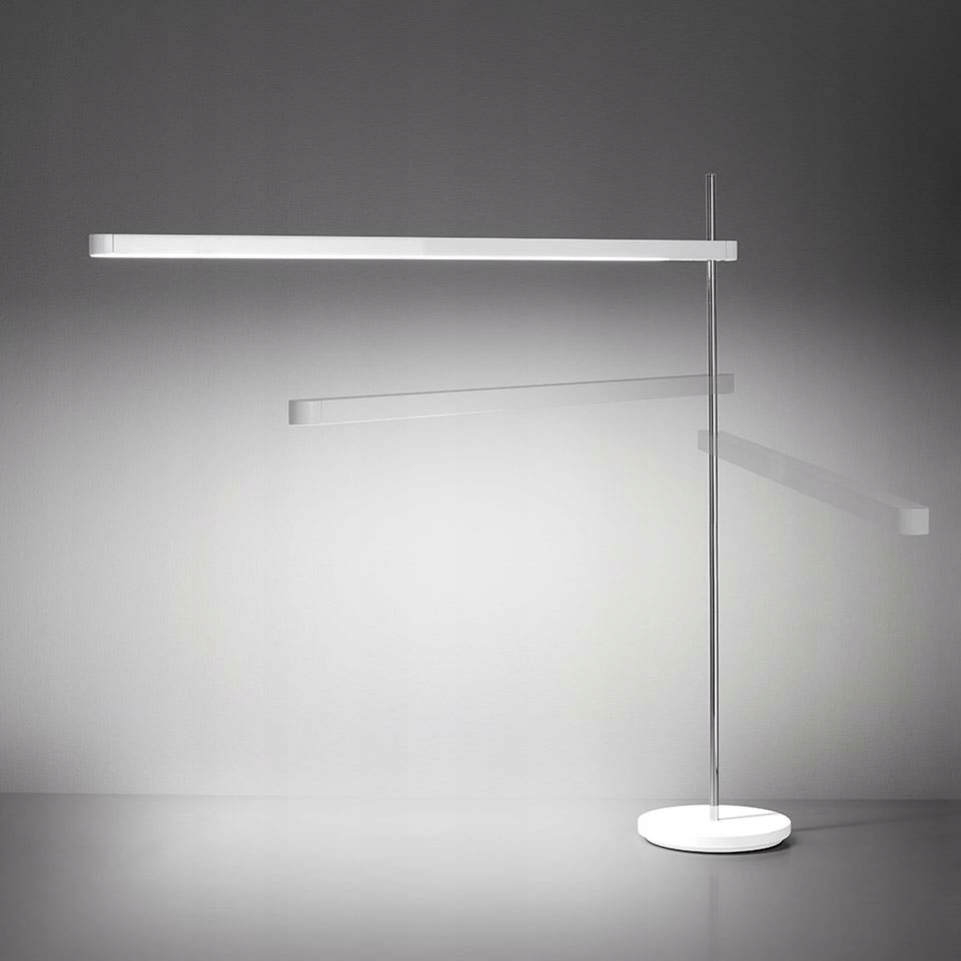 Artemide Talak Professional stolná Led lampa, stmievateľná, biela základňa 71