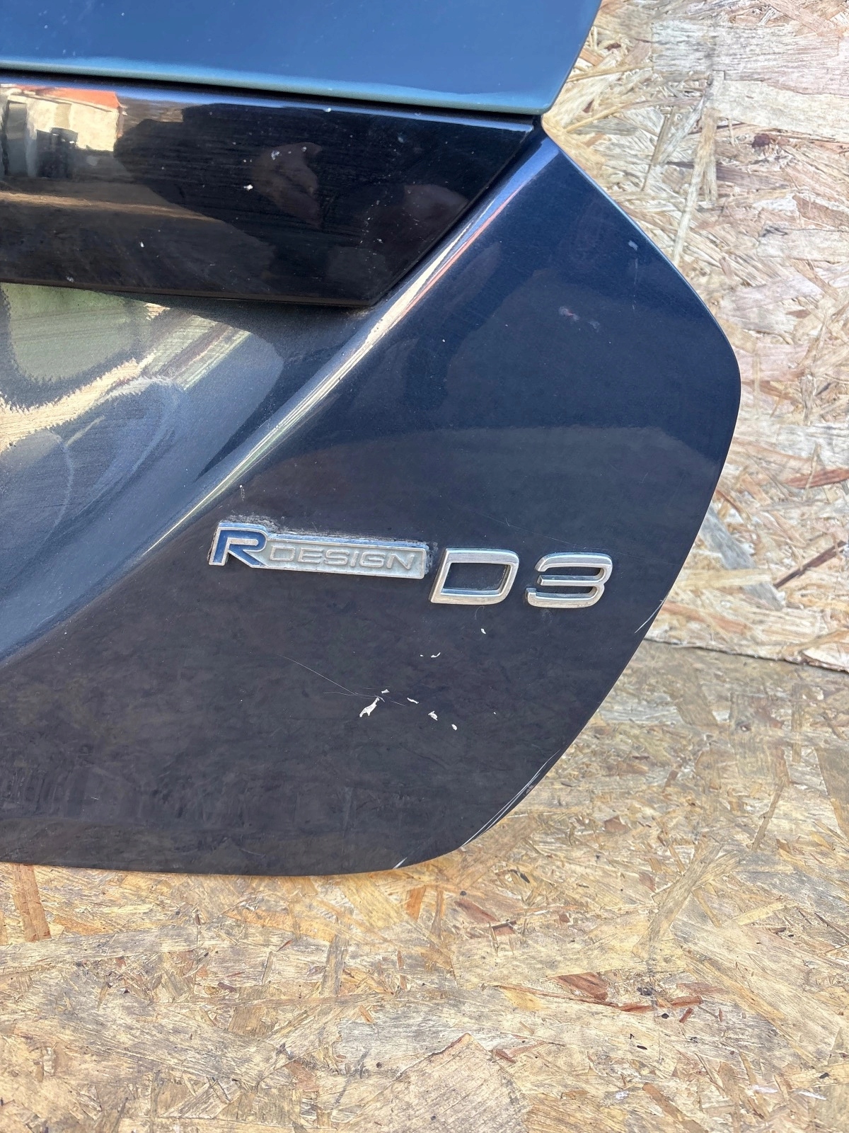 trunk door boot Volvo V60 and R-design