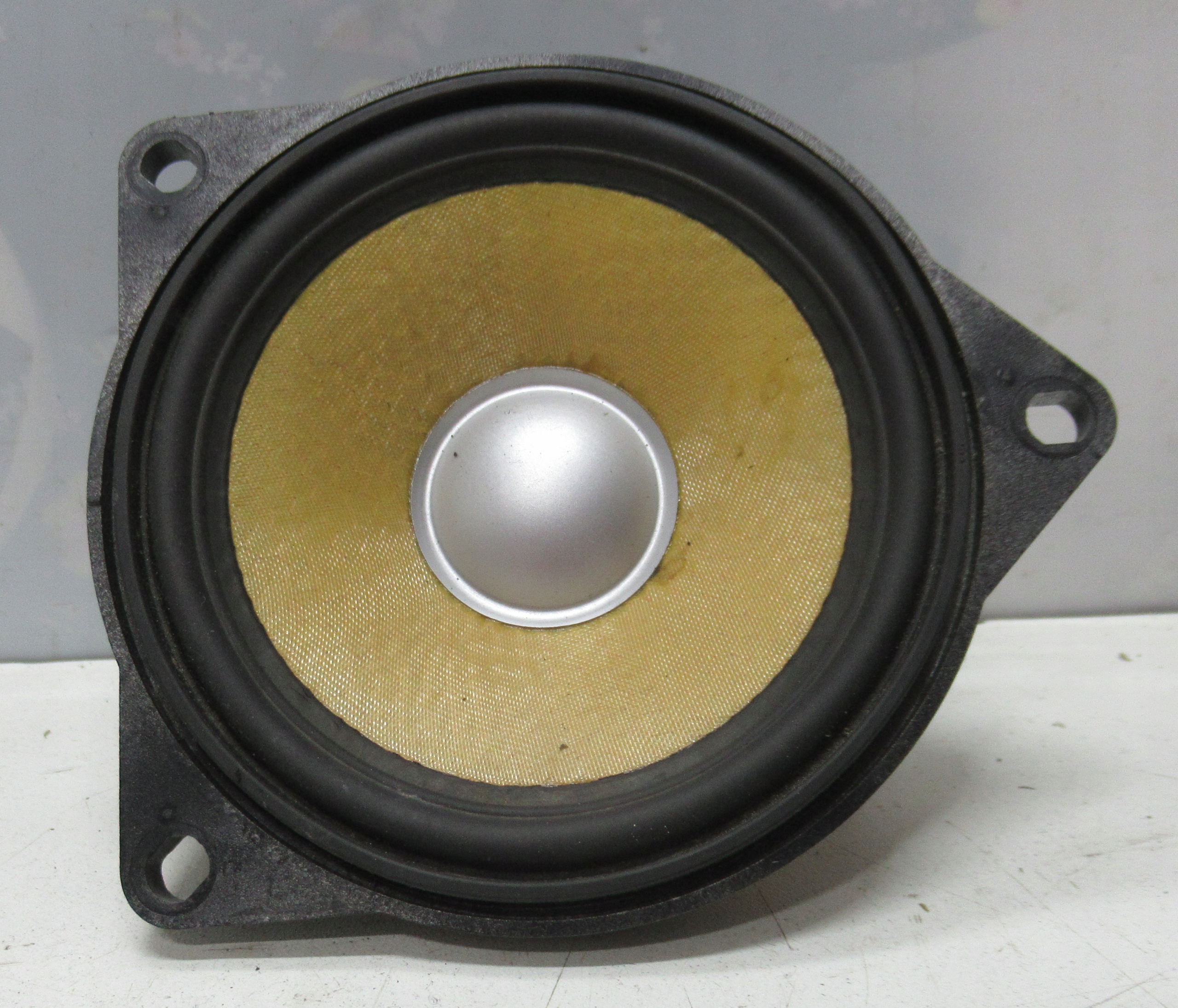 BMW E61 07R speaker