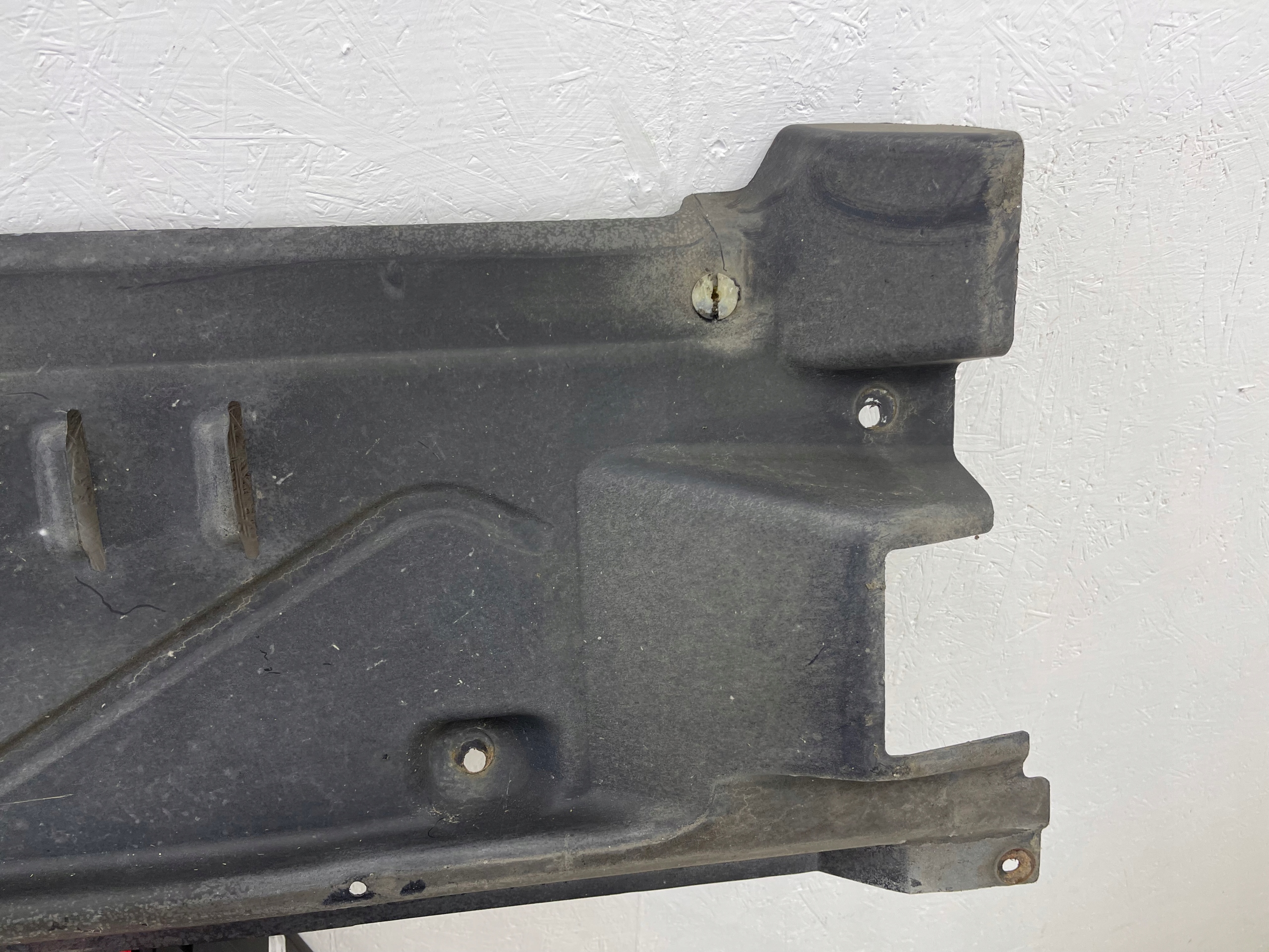 VW T5 LIFT TRANSPORTER cover chassis right 7H3825210D