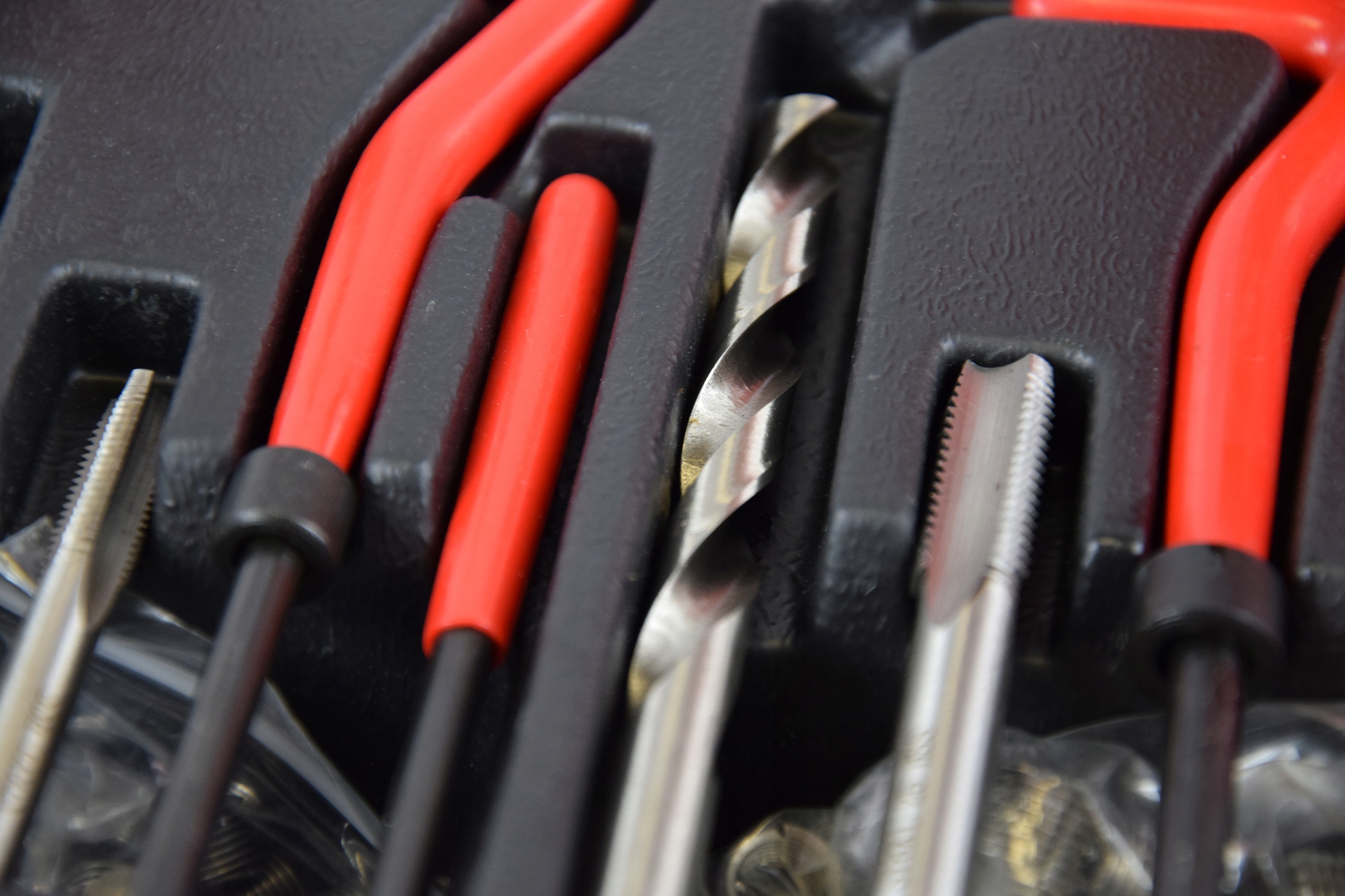 ZESTAW DO REGENERACJI GWINTOW M6 M8 M10 HELI COIL Producent code MGS01077