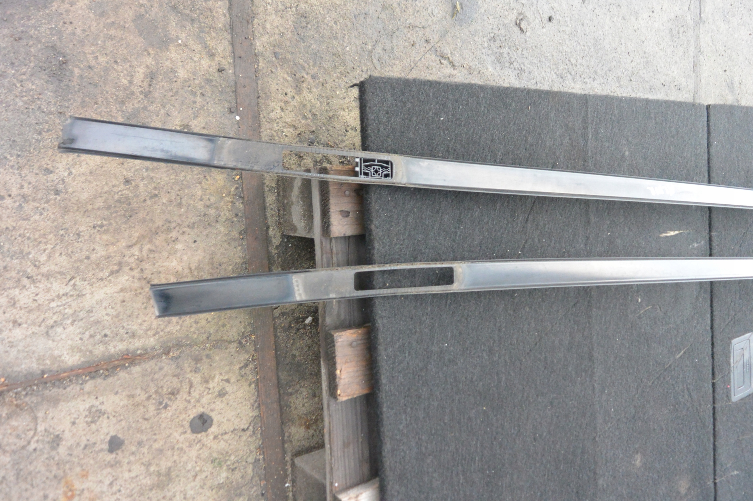 RELINGI DACHOWE KPL MERCEDES ML W164 LIFT Part manufacturer Mercedes Benz original OE