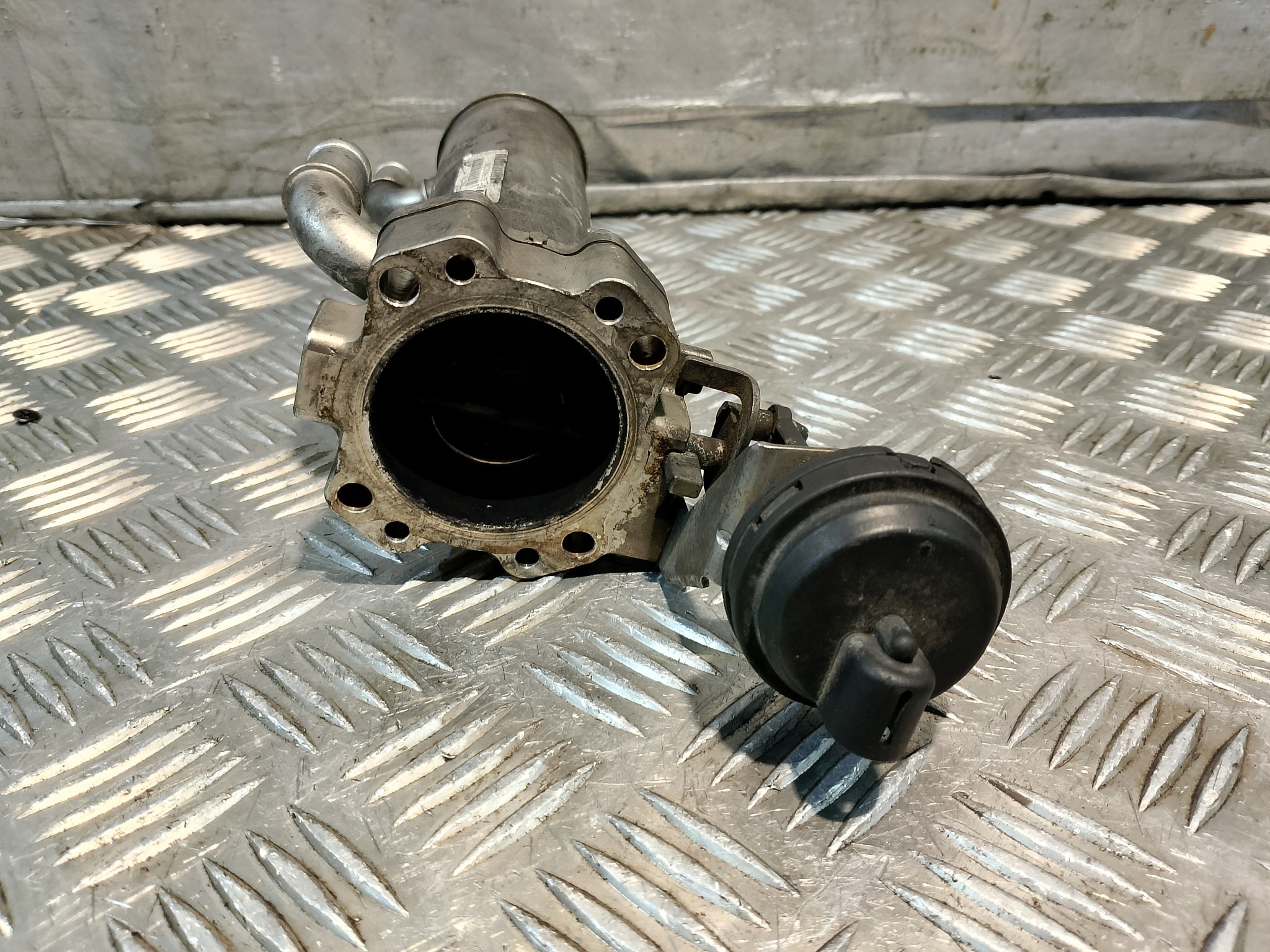 Radiatore / Raffreddatore EGR VOLVO V50 e 1 2.4 D VALEO 880172N