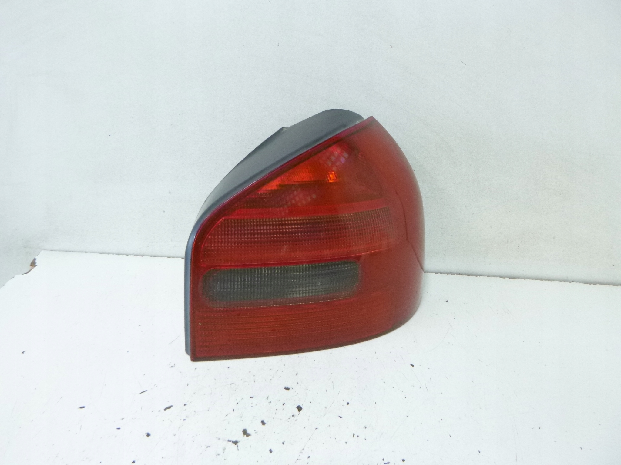 light rear Audi A3 8L 5d 00r. 8L0945096