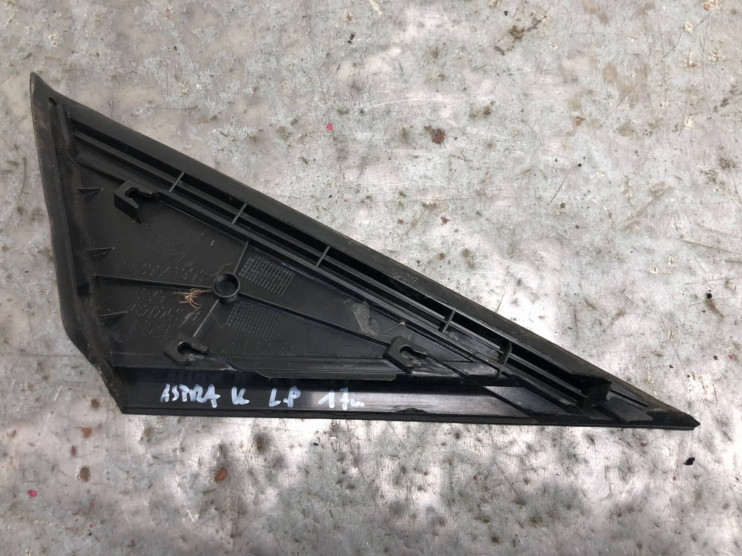 triangle couverture aile gauche avant OPEL ASTRA K KOMBI 39041993