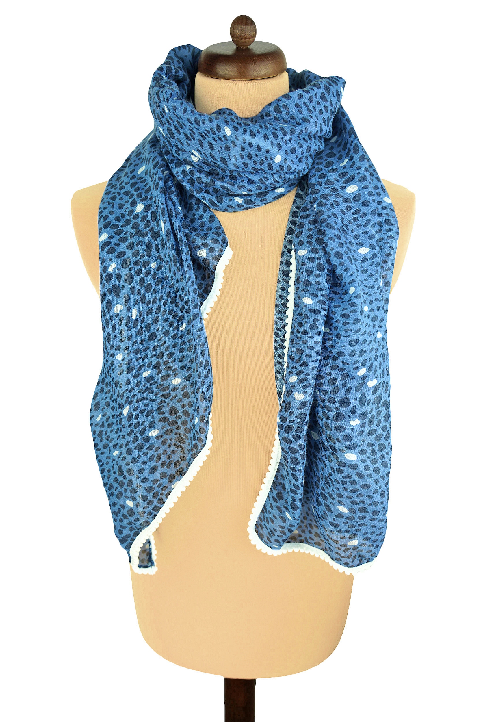 SZAL NIEBIESKI LAPIS W CENTKI Z BIAŁĄ LAMÓWKĄ