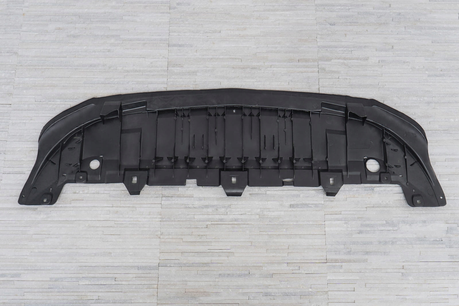 MERCEDES B-CLASS W246 2011-18 OSŁONA PRZEDNIEGO ZDERZAKA A2468850036 Producent części Inny