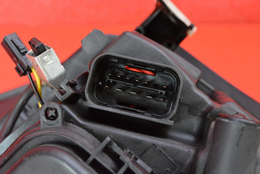 REFLEKTOR rechts licht vorne linse XENON EU 69427389 BMW E90 E91 04-08