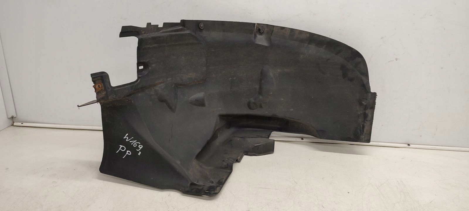 mudguard front front right Mercedes W169 1,5 petrol 5D