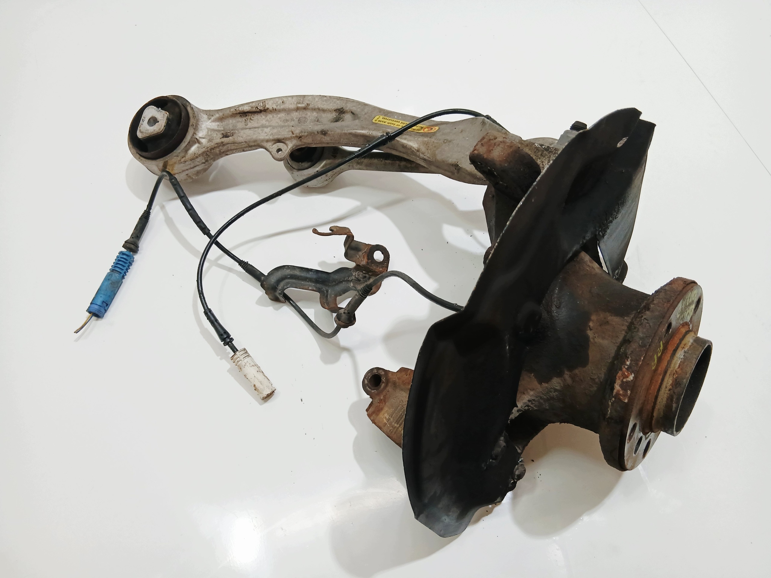 čepu otoč ramene pravý předek BMW E60 E61 306D3 X DRIVE OE (0000715)