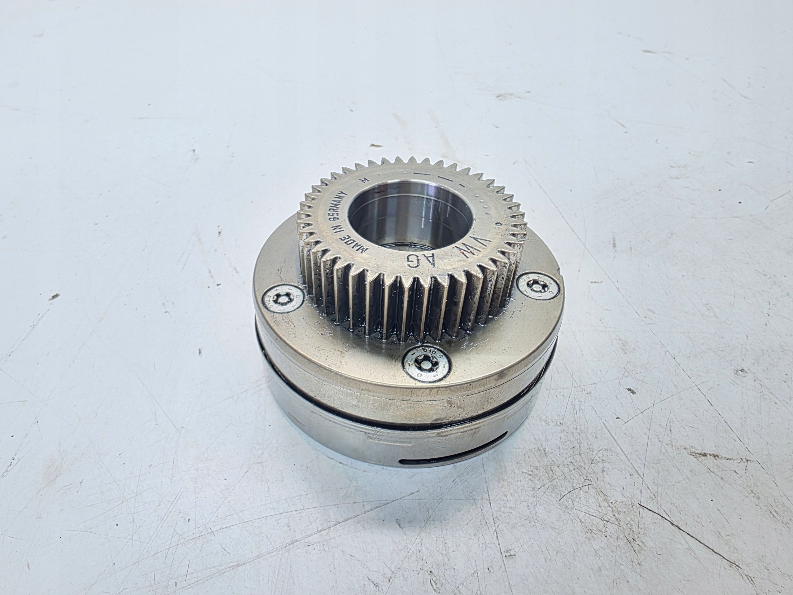 WARIATOR Régulateur WALKA de la distribution AUDI VOLKSWAGEN SEAT SKADA 04L109088