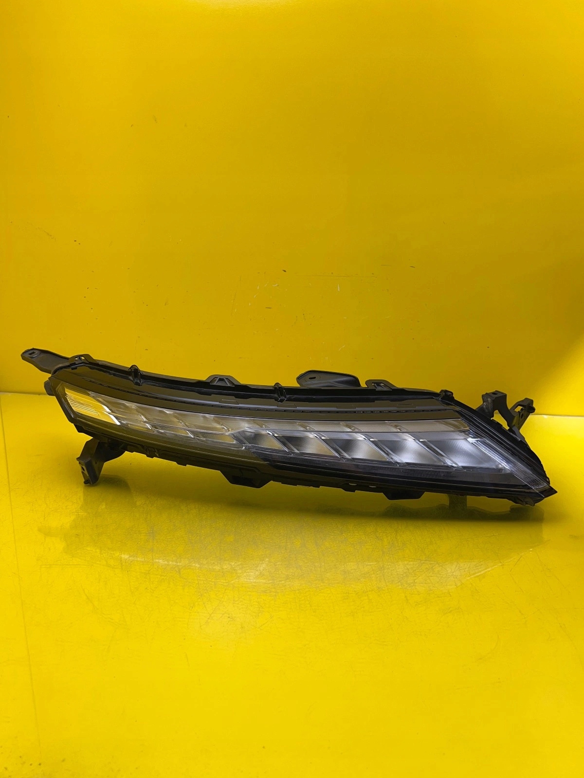 light right Mitsubishi Eclipse Cross Lift Led 21- 92206010