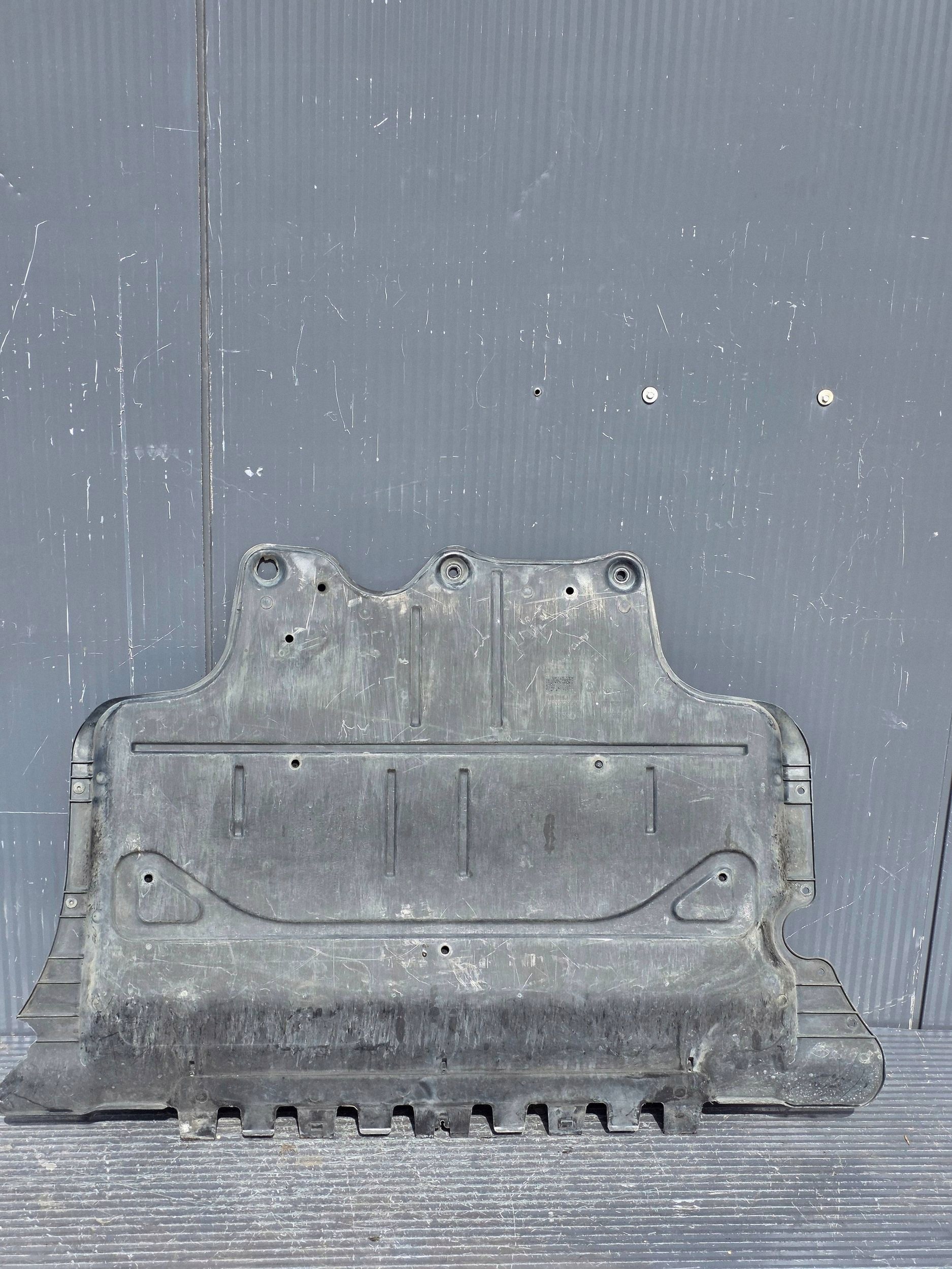 VW TIGUAN II 5NA cover below engine 5QF825236
