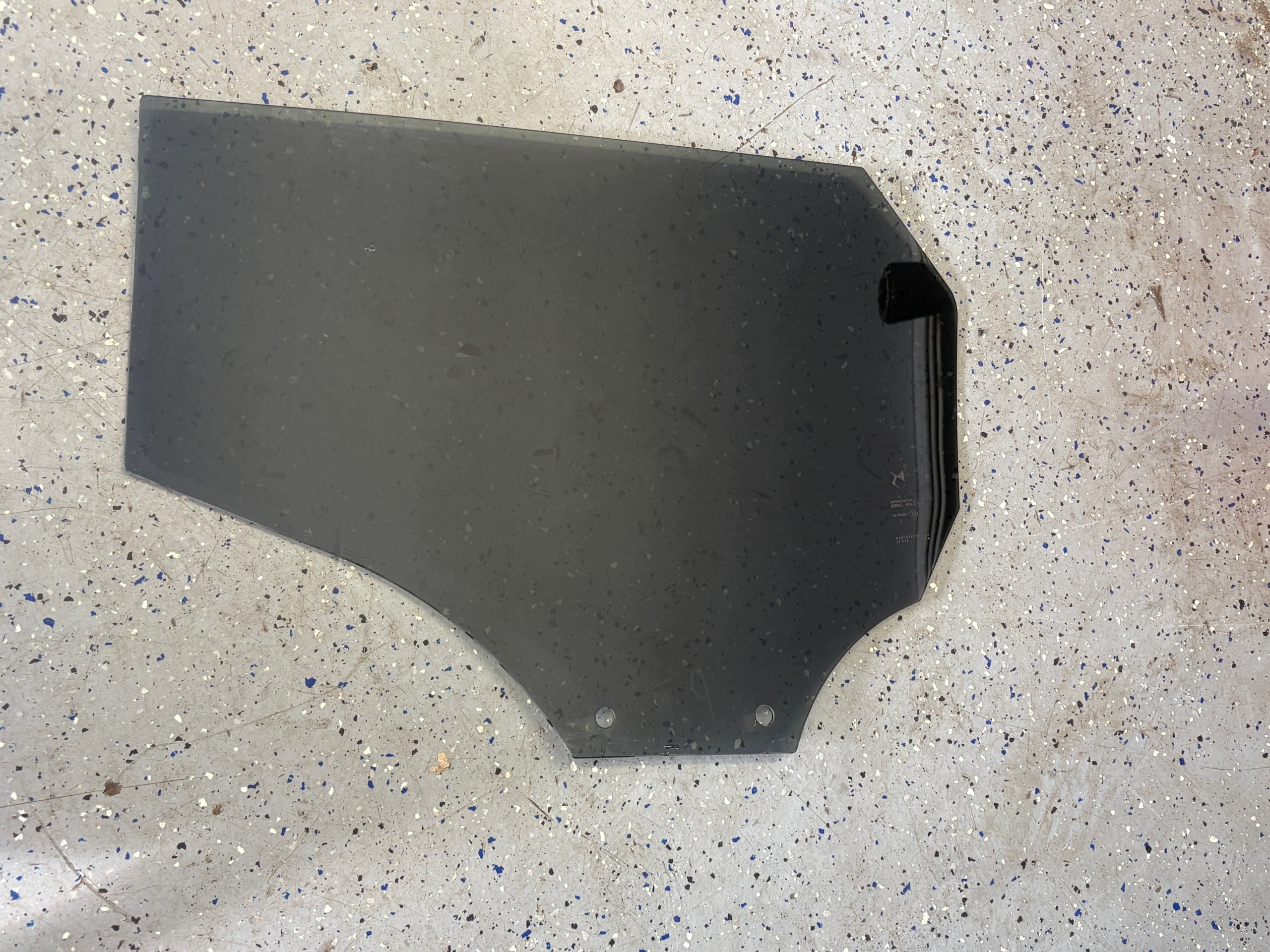 CITROEN DS3 window door right rear part 2022
