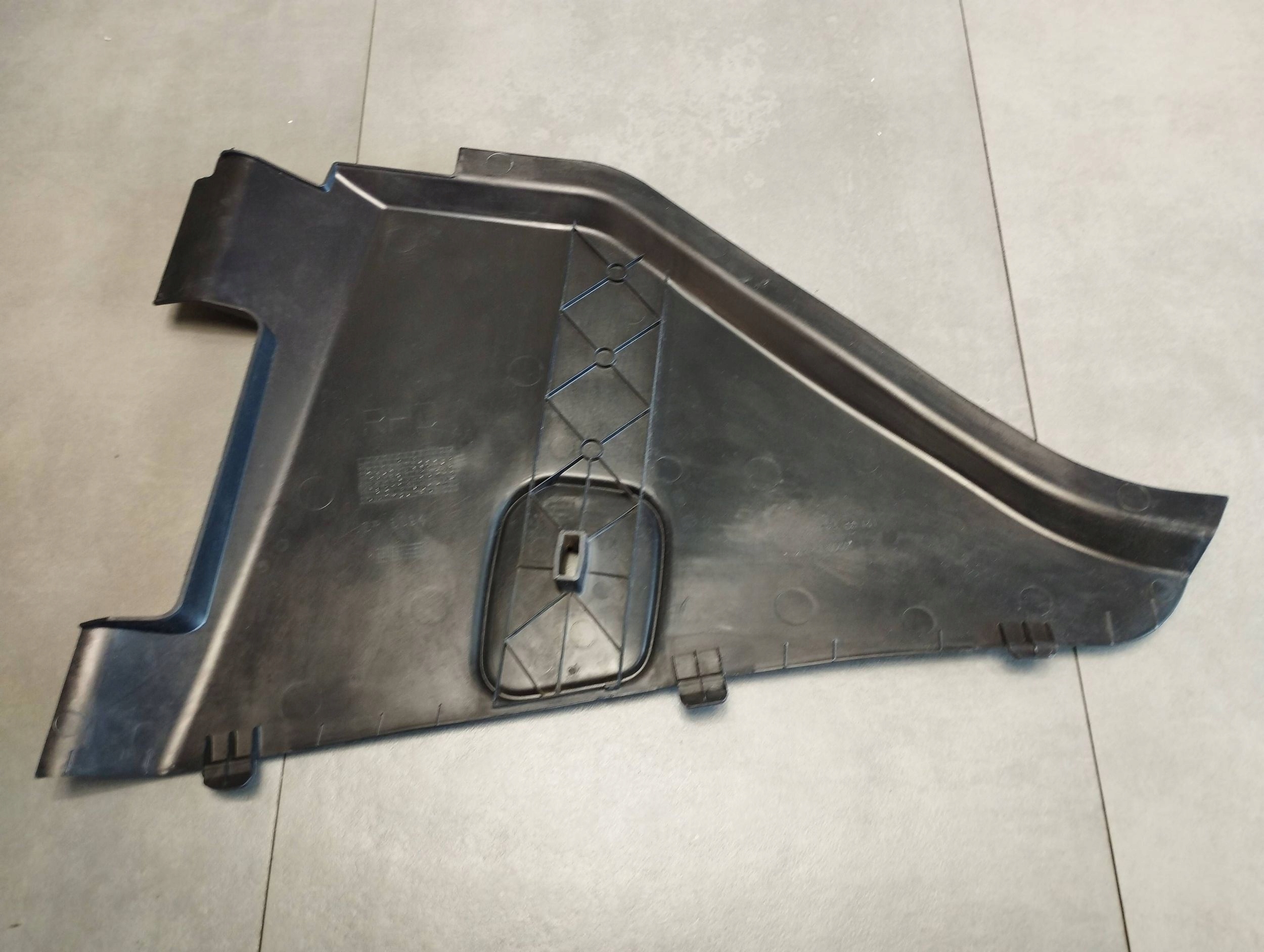 Mercedes-Benz GLE W166 Abdeckung A1668311600