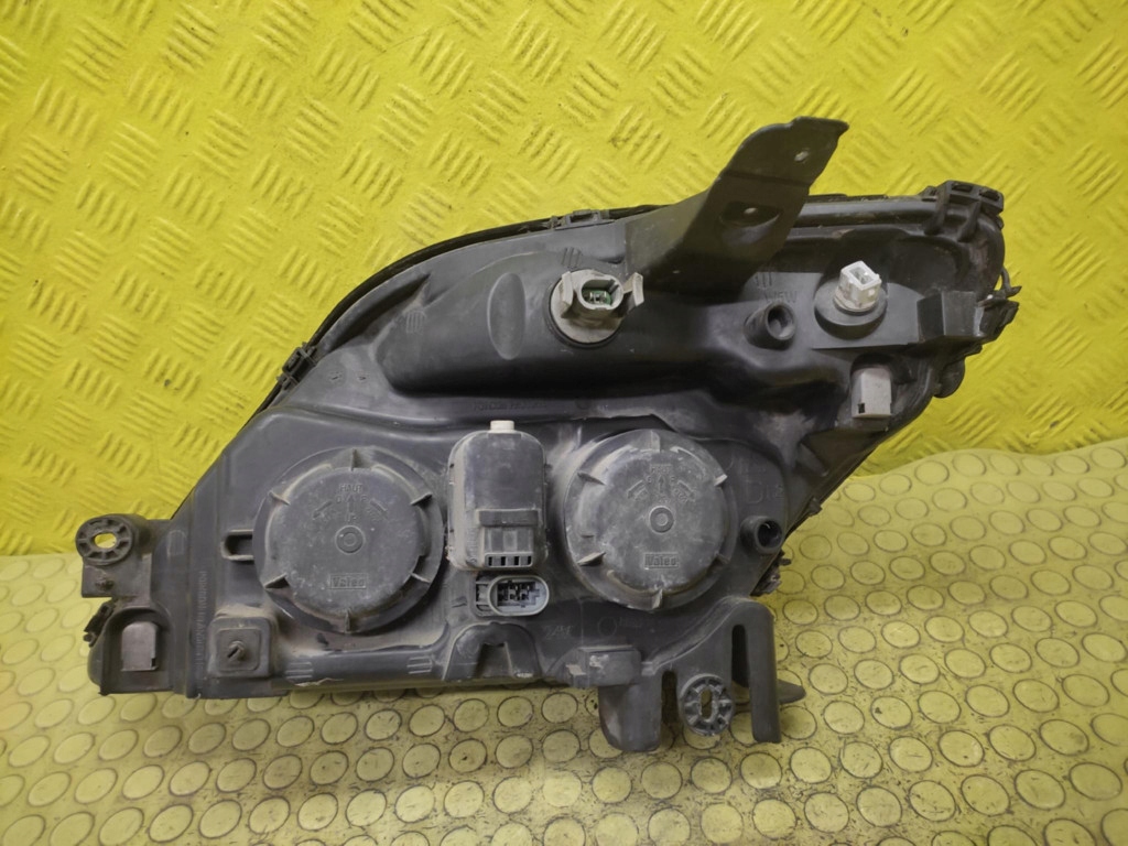 RENAULT SCENIC and REFLEKTOR light right front 7700432093