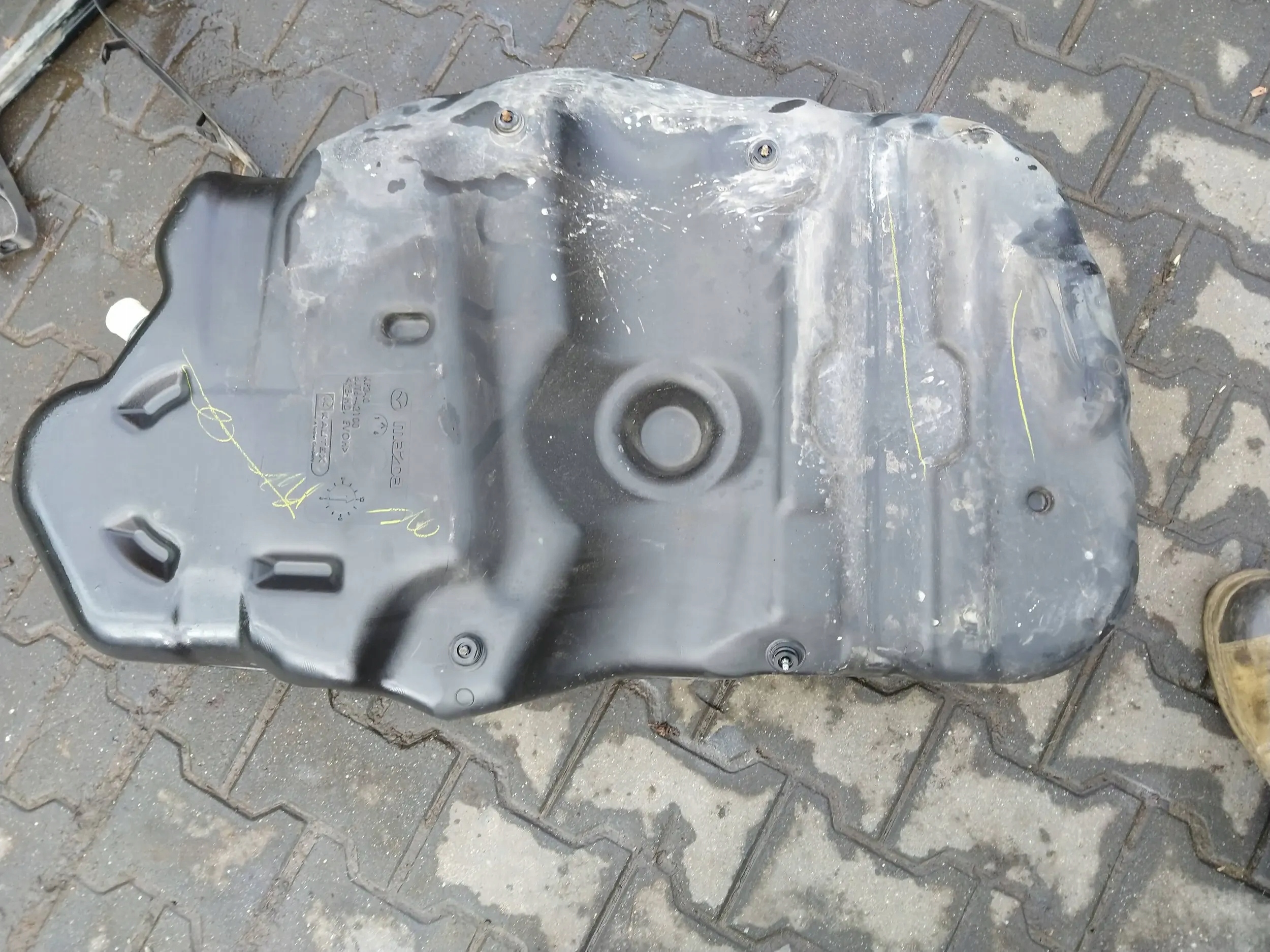 Mazda 3 III BM 17r 1.5d Réservoir carburant