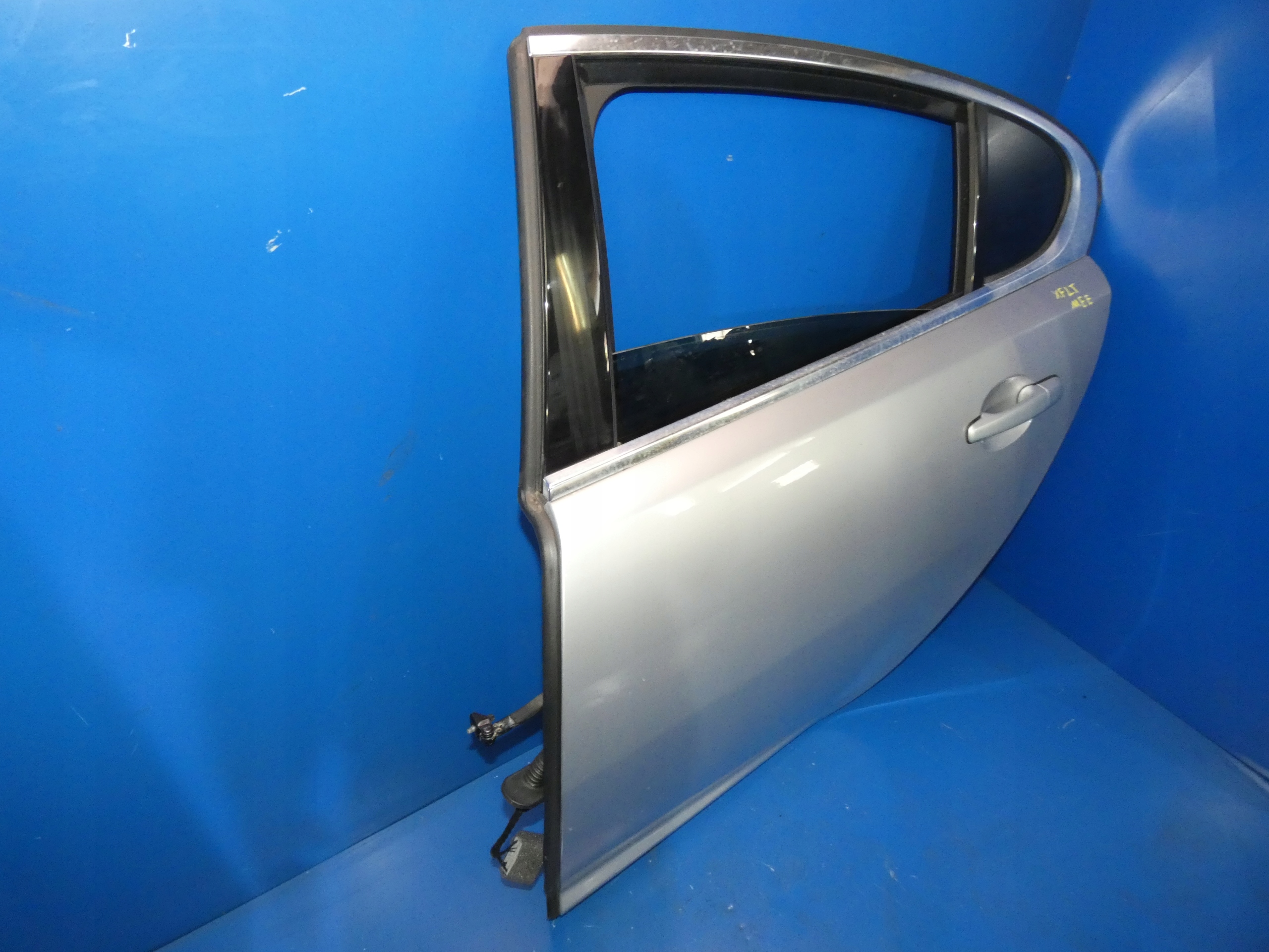 JAGUAR XF X250 door left left rear part rear. MEE