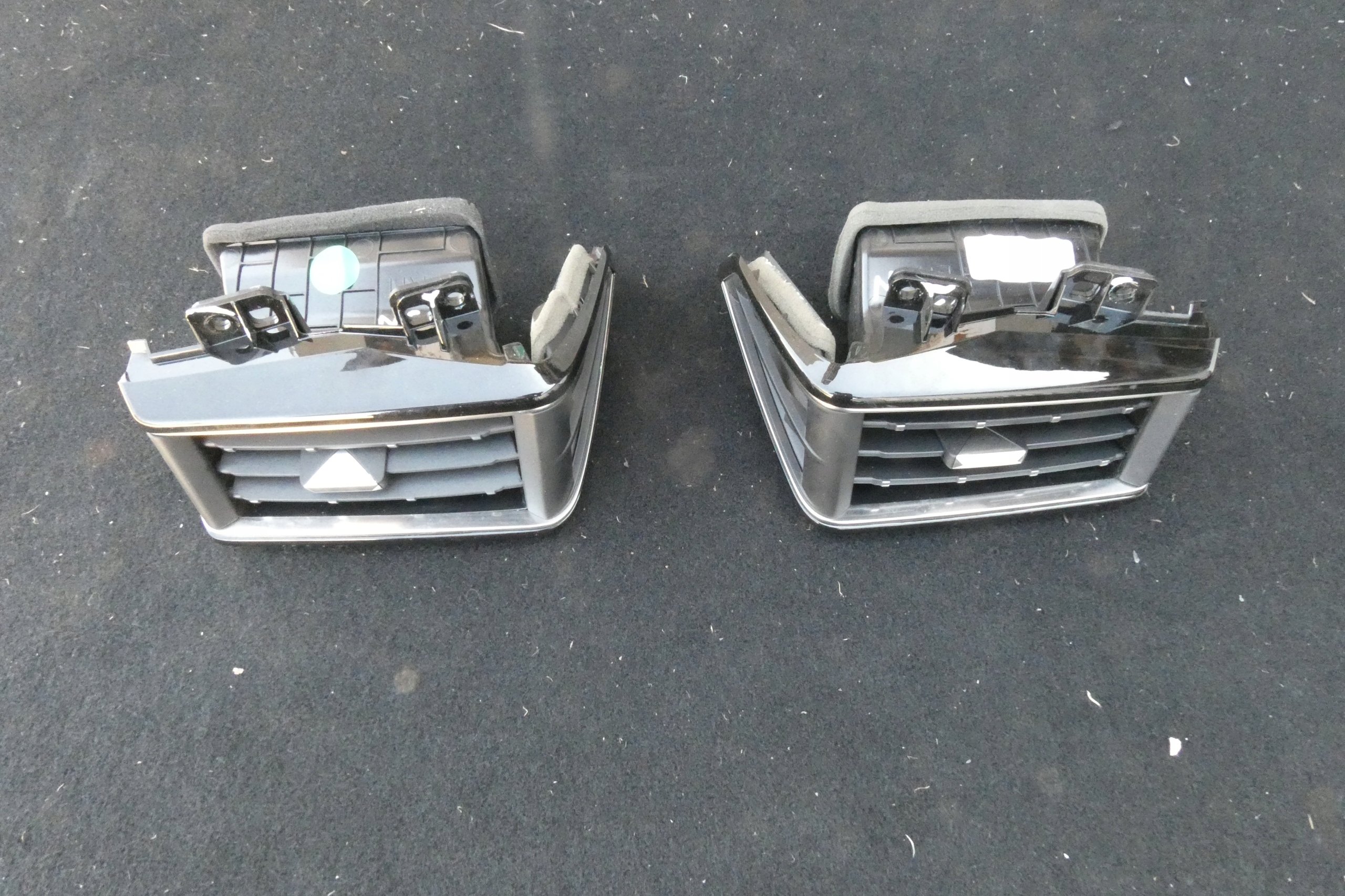 Citroen DS9 grid air conditioning devices right left 9823911280 9823911180