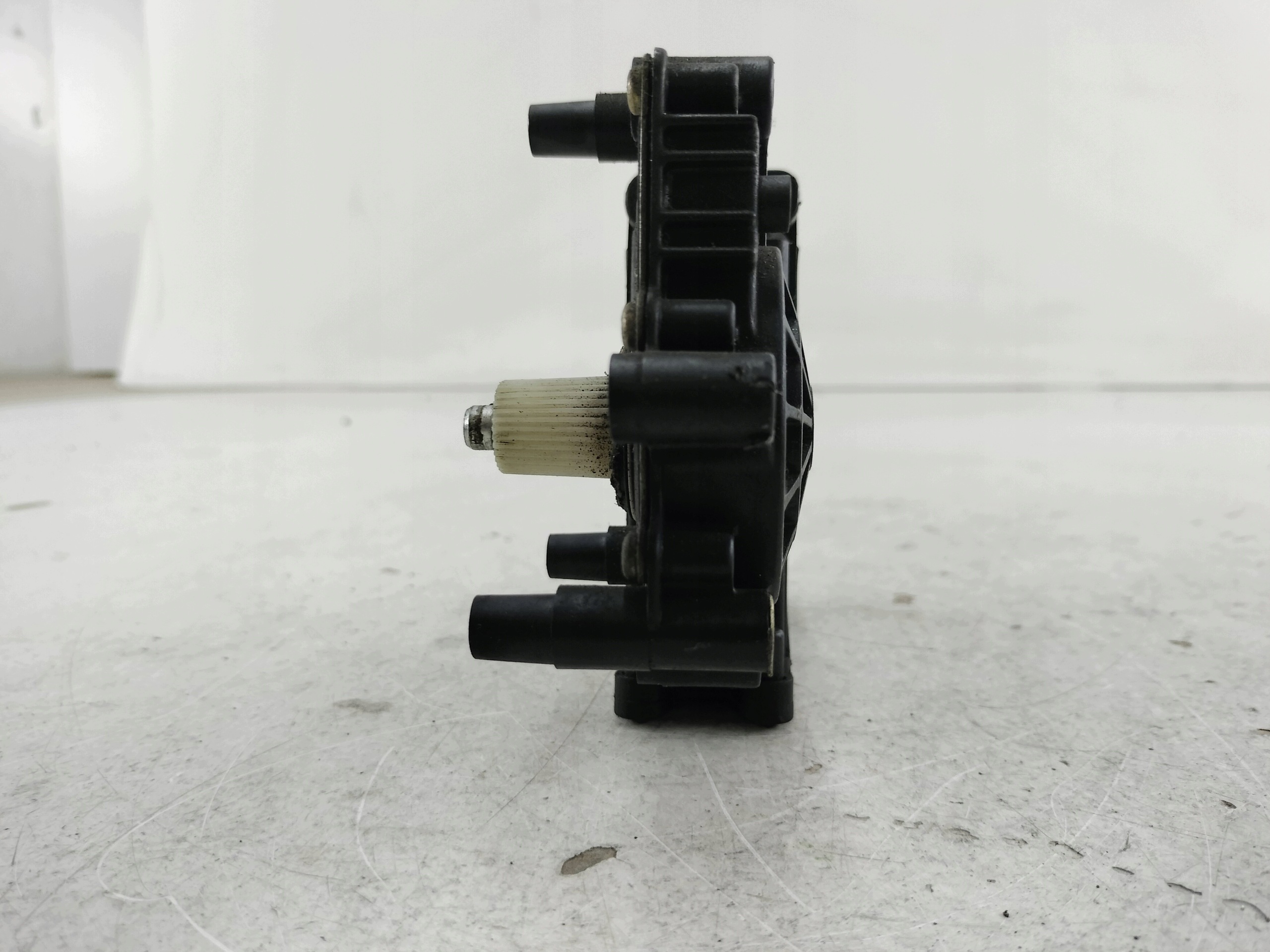 mini motor of the window right front AUDI A4 B5 114184101