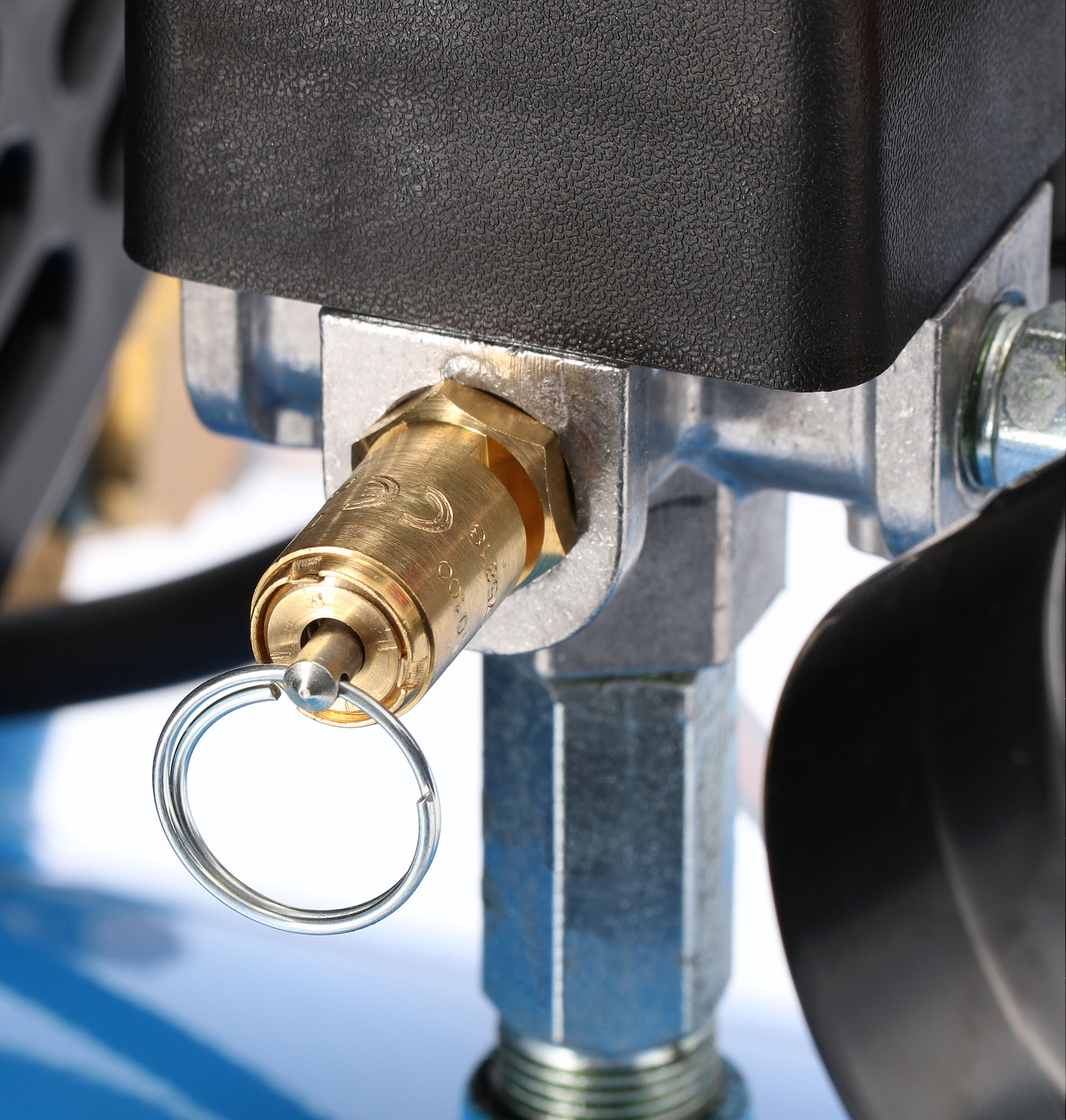 AIRPRESS SPRĘŻARKA TŁOKOWA 50l LM 50-410+Akcesoria Ciśnienie maksymalne 10 bar