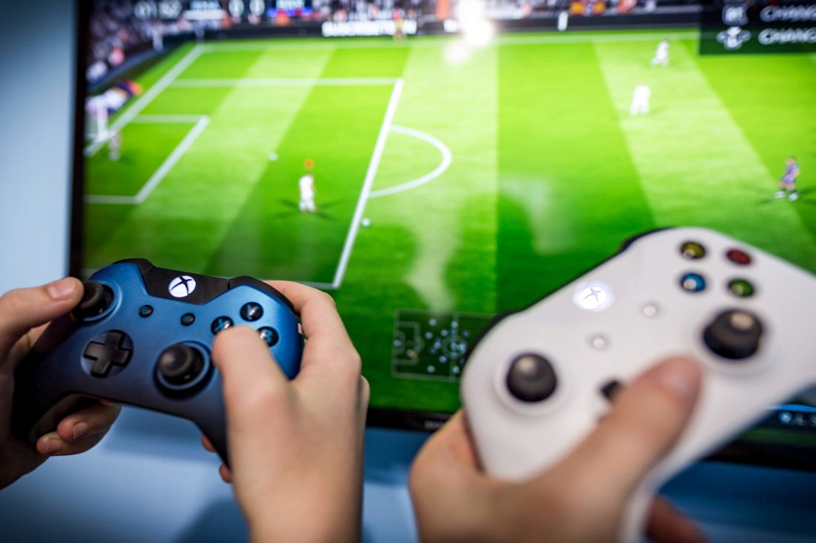 KONSOLA XBOX ONE FAT CLASSIC 500GB + ORYGINALNY ZASILACZ GODNY ZASTĘPCA Szerokość produktu 23 cm