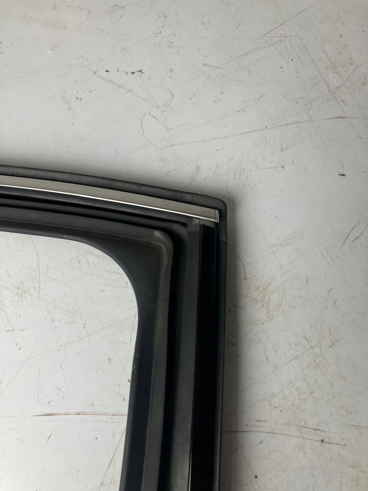 frame gasket door left rear part PEUGEOT 208 CHROM