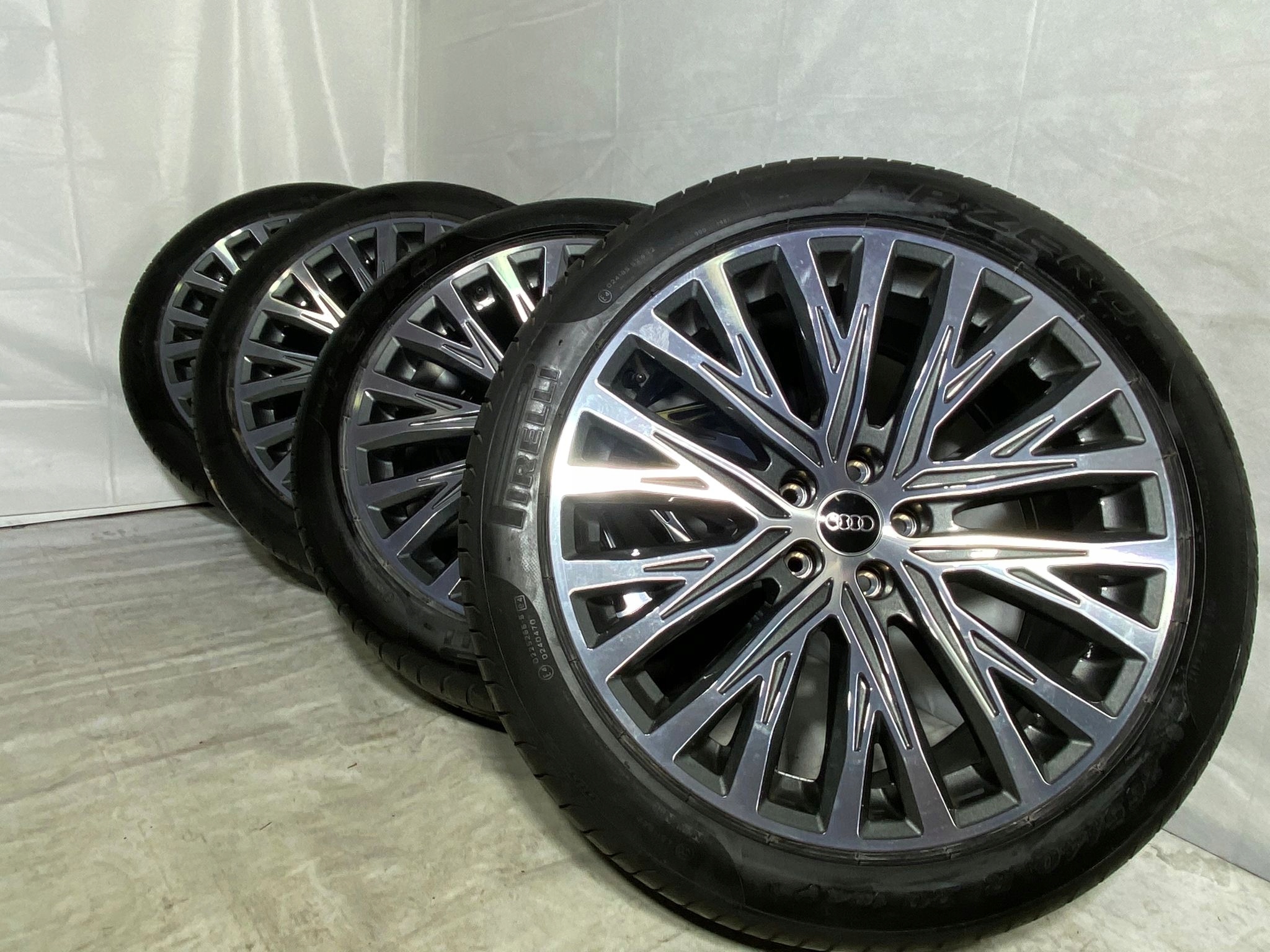 ЛИТІ ДИСКИ АЛЮМІНІЄВЕ AUDI A8 S8 D5 D4 S6 A6 A7 S7 R20n0601025m 265/40/20