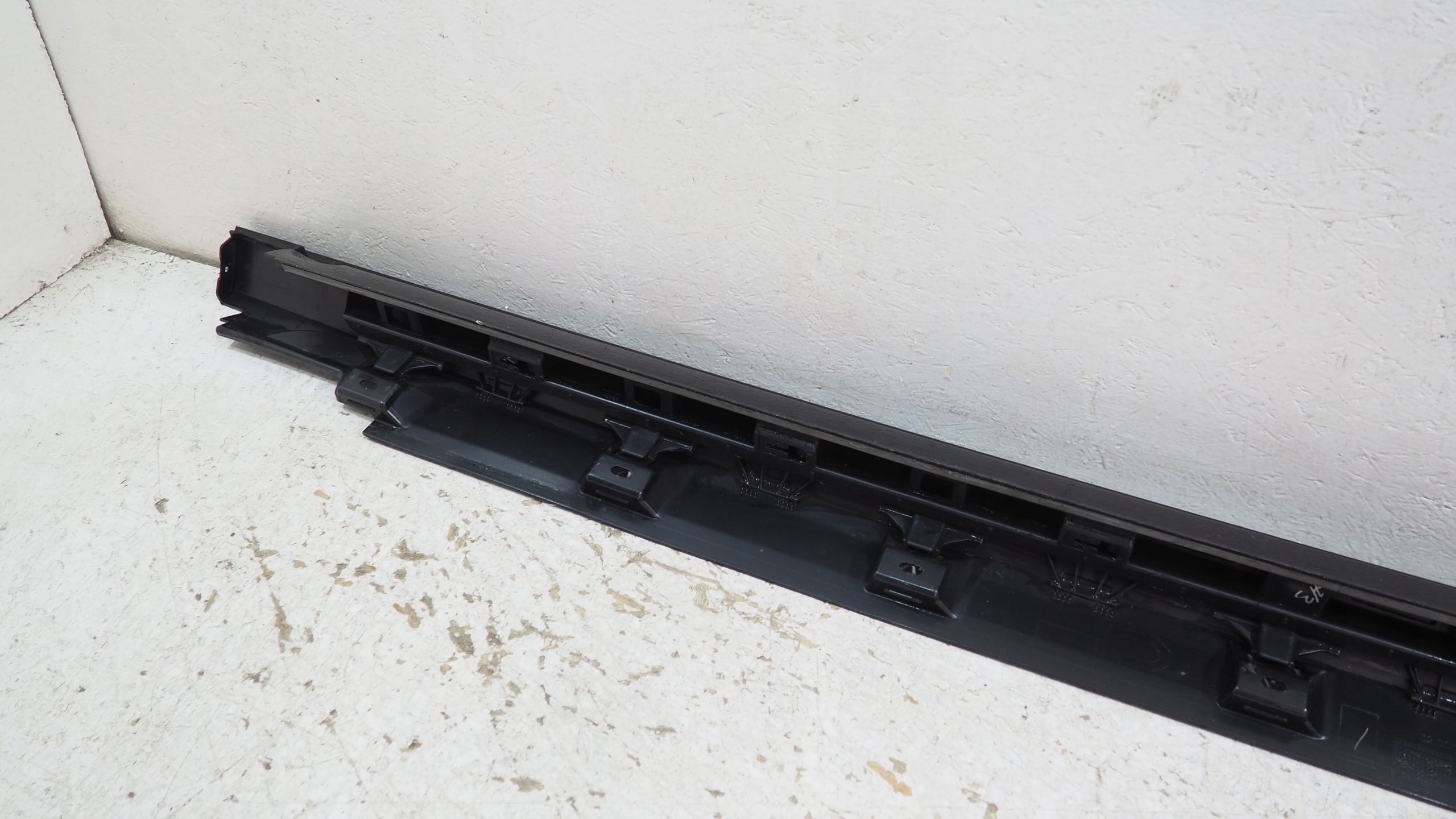 VW Passat B8 moulding threshold right 3G0853858F