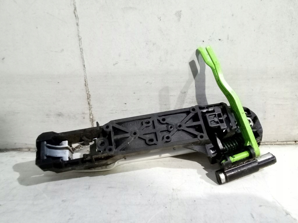 Toyota Verso S handle exterior left rear part 040