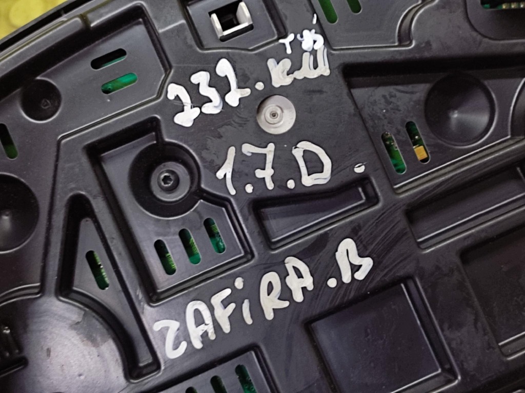 OPEL ZAFIRA B 1.7 D dials 13308999XZ