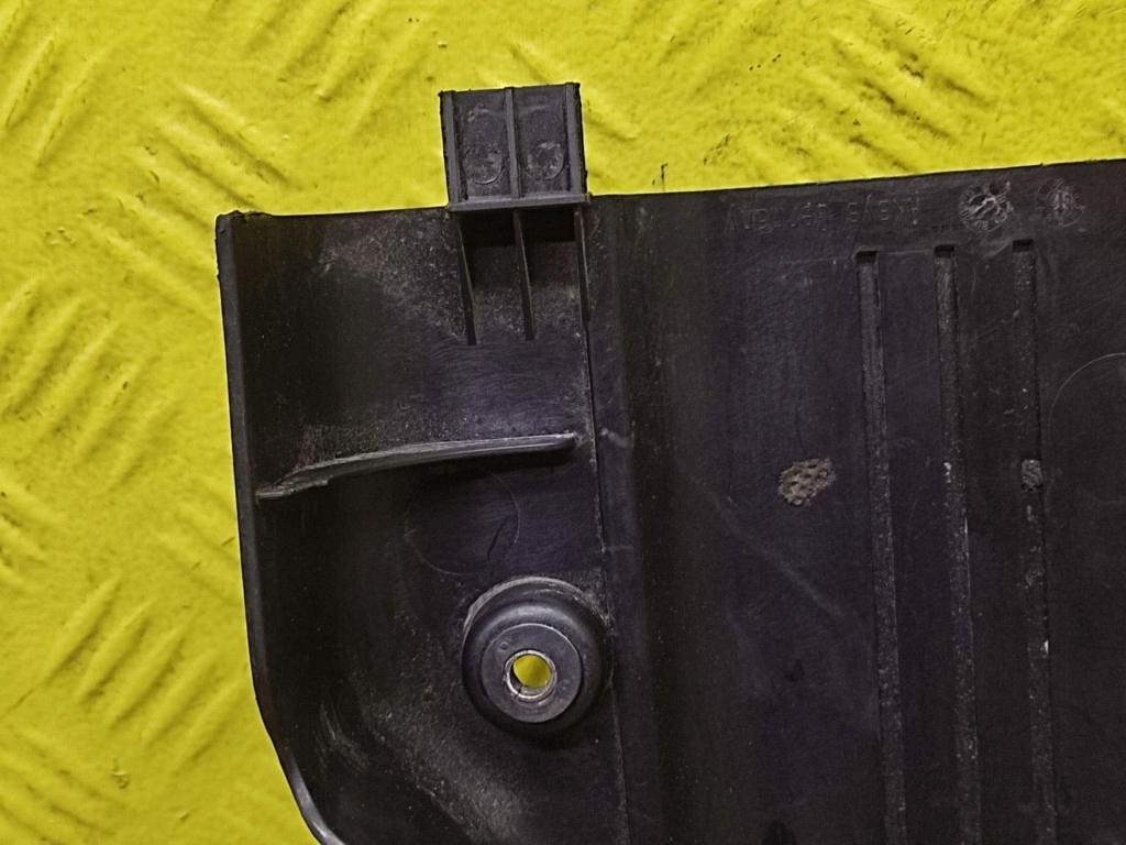 BMW E60 motor cover 778900003
