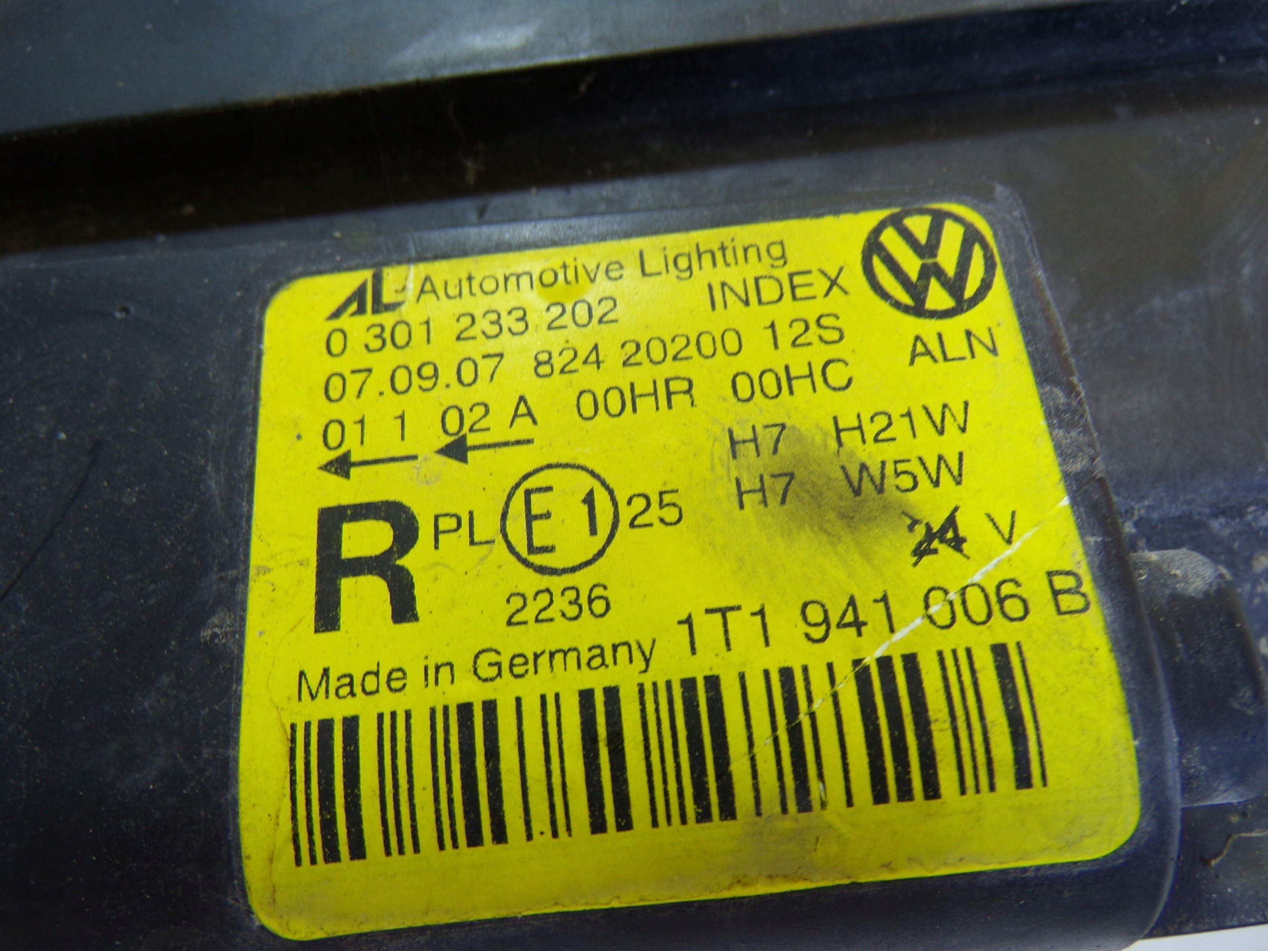 light front front right VOLKSWAGEN TOURAN 1 and LIFT (1) (K1)