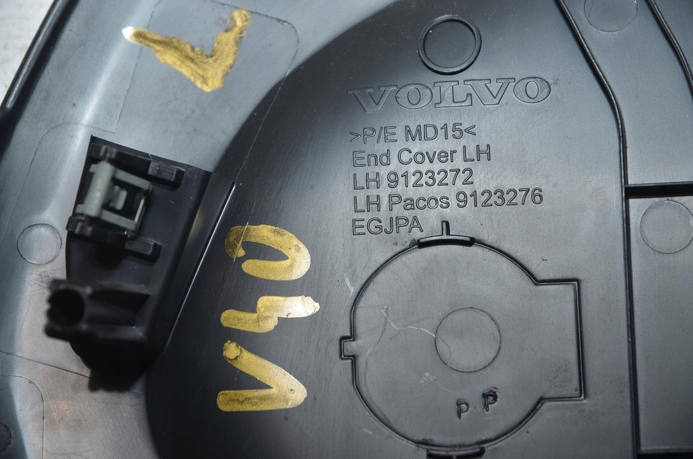 fedél deski bal Volvo V40 II lift