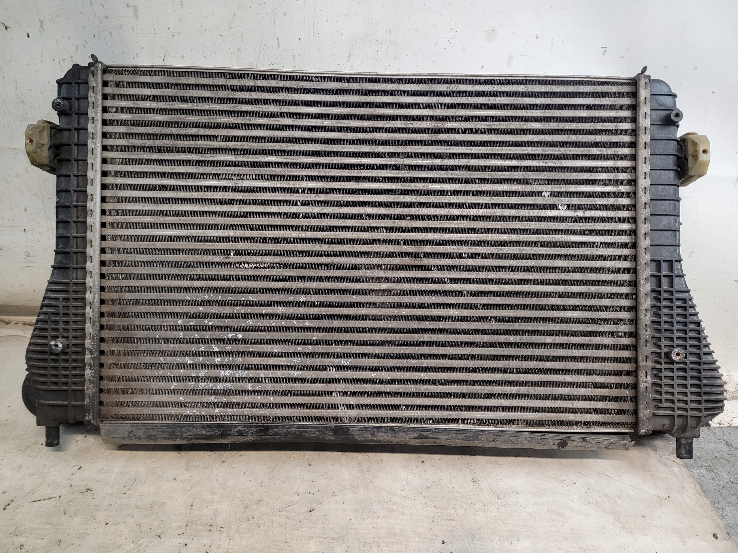 interkuler BEHR VW PASSAT B6 2.0TSI