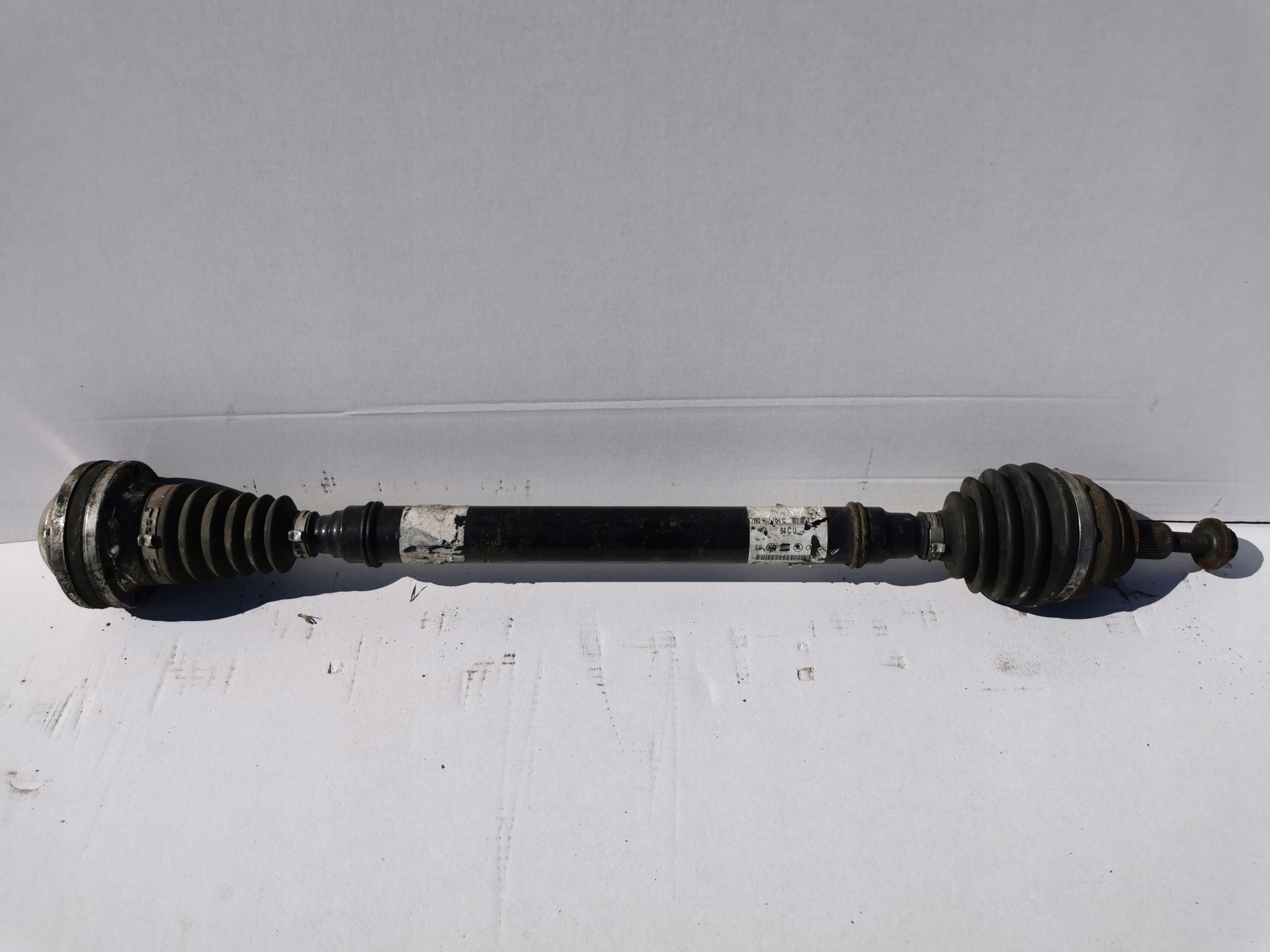 SHARAN 7N ПОЛУОСЬ ПРАВЫЙ 2.0 TDI MANUAL 7N0407764C